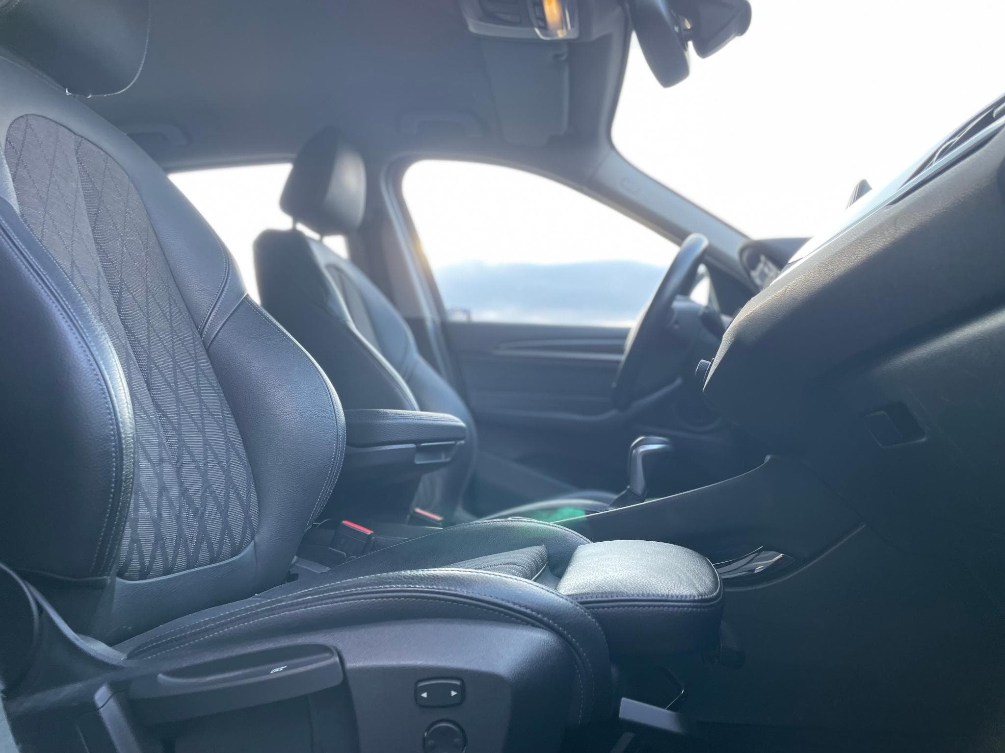 BMW X1 20i xDrive XLine Auto (2016) - Photo 4