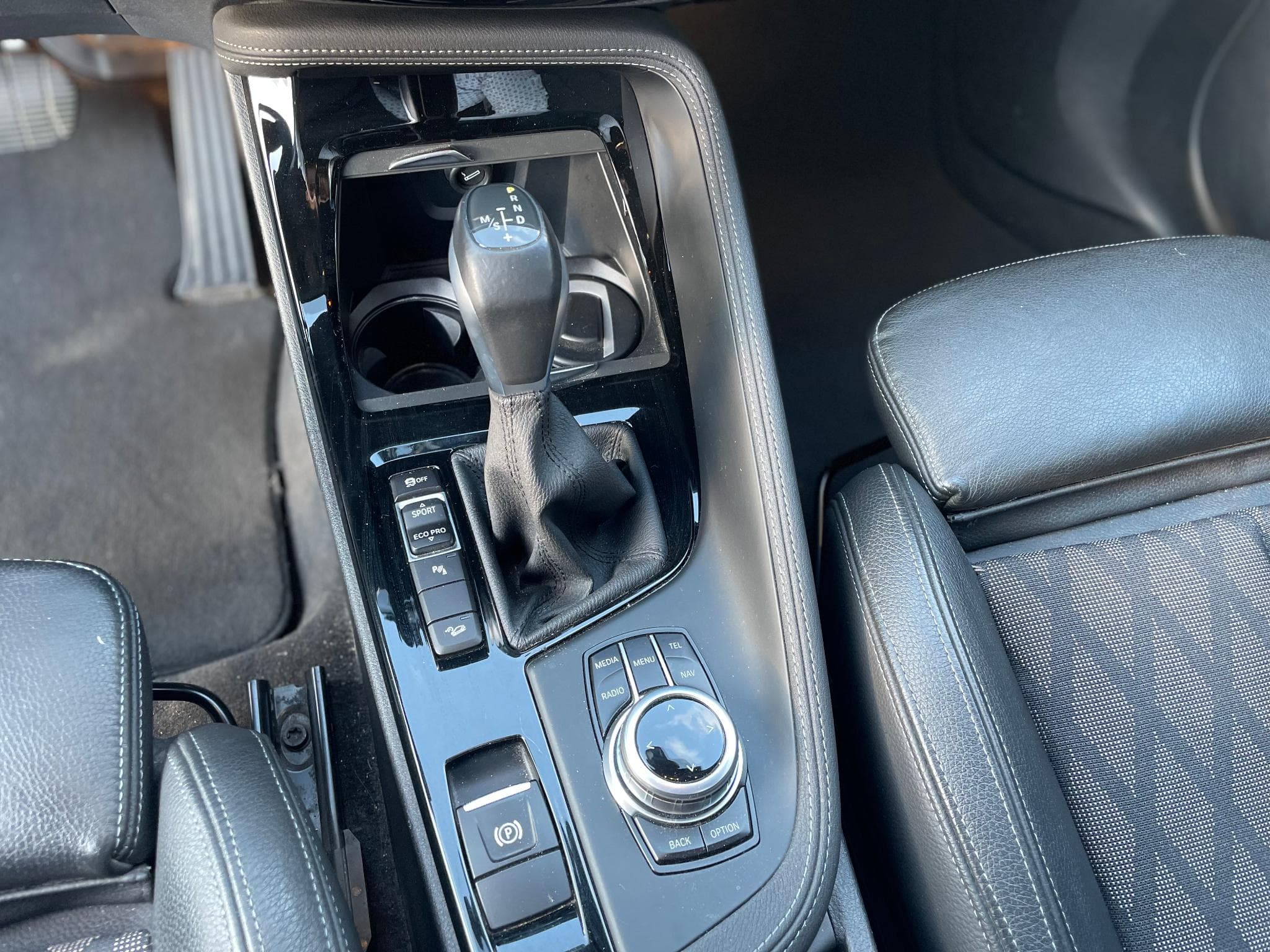 BMW X1 20i xDrive XLine Auto (2016) - Photo 10