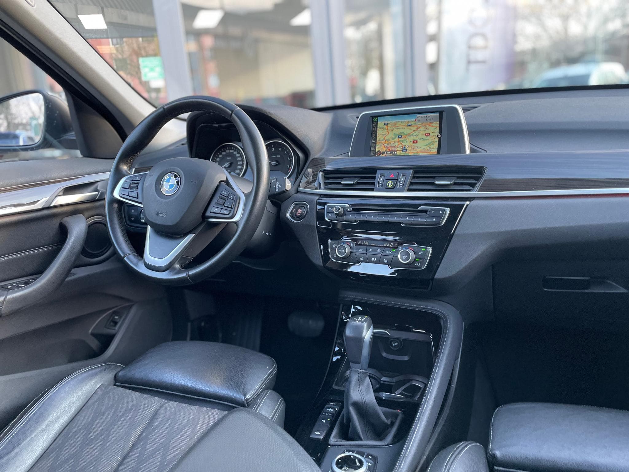 BMW X1 20i xDrive XLine Auto (2016) - Photo 14