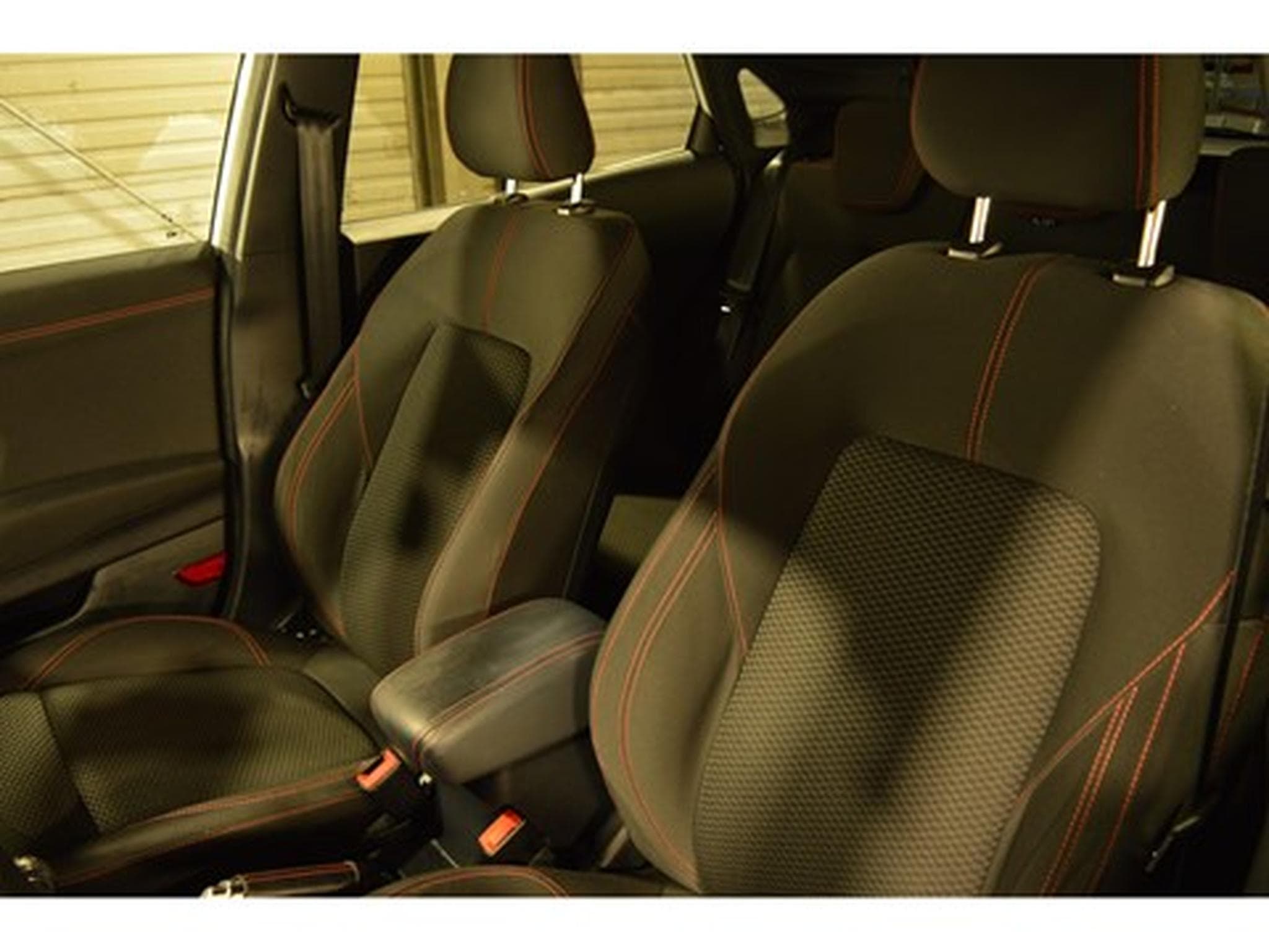 Ford Puma ST-Line 1.0i EcoBoost mHEV 125ps / 92kW M6 (2020) - Photo 10