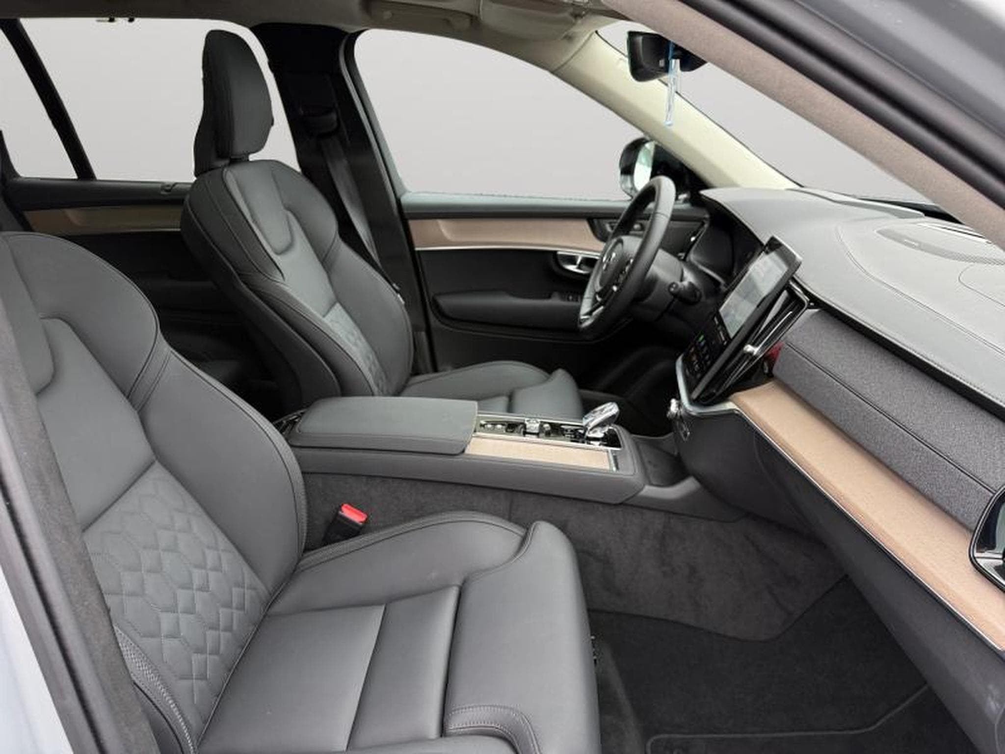 Volvo XC90 T8 Ultra Dark / Hybride (2025) - Photo 24