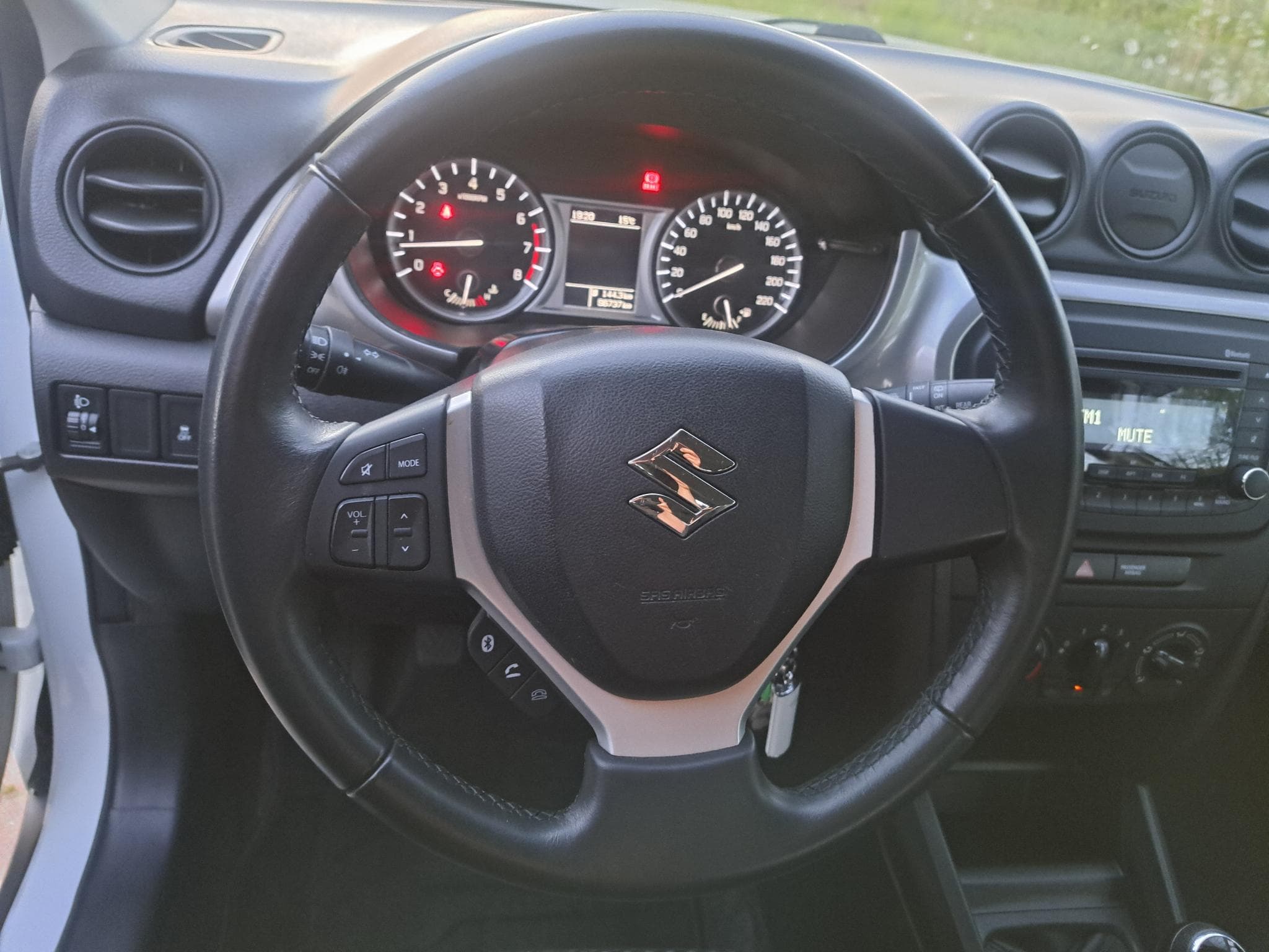 Suzuki Vitara 1.6i 4x2 120CV (2017) - Photo 9