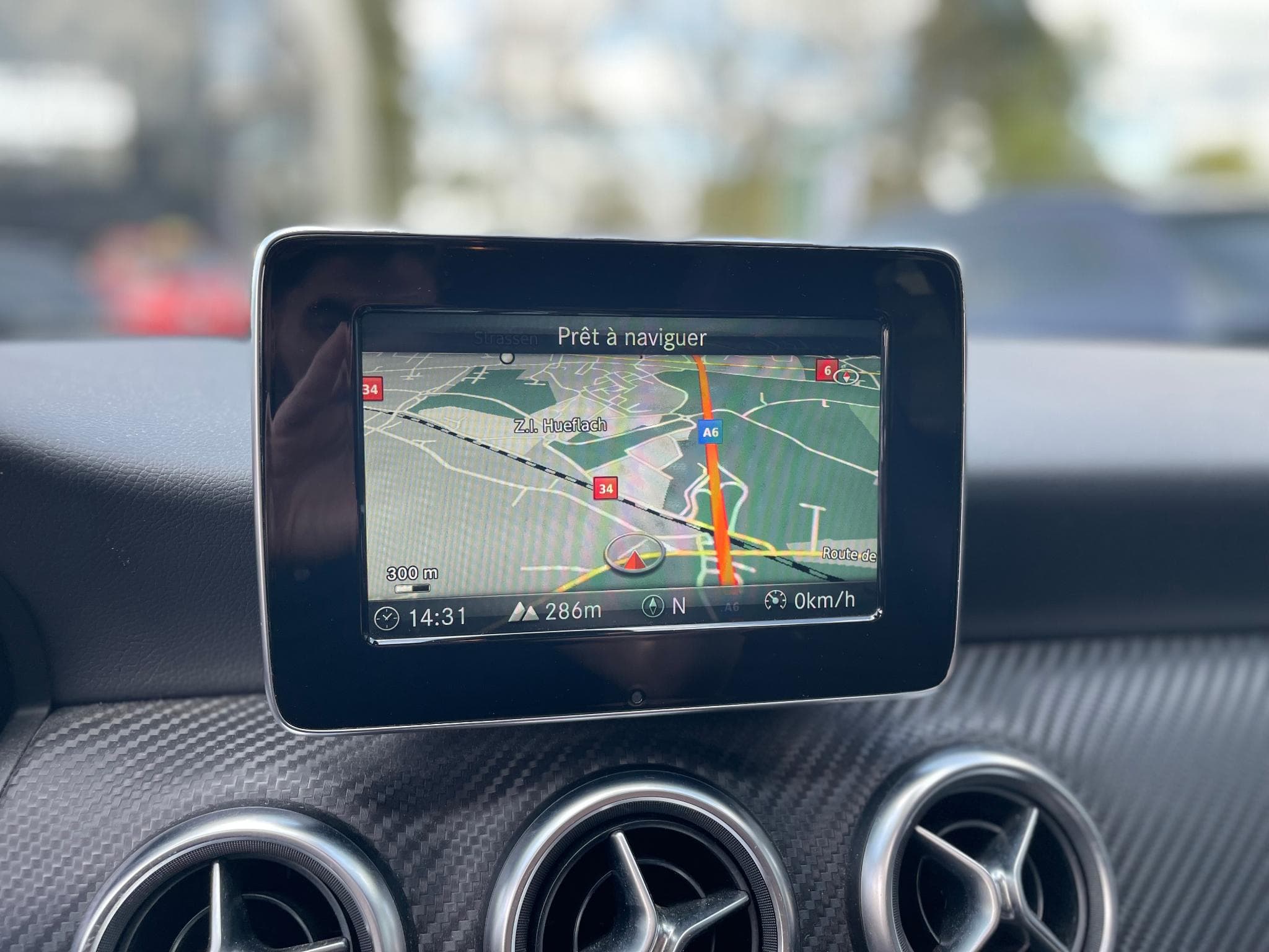 Mercedes A 180 d AMG Line 7G-DCT Toit Ouvrant (2016) - Photo 9