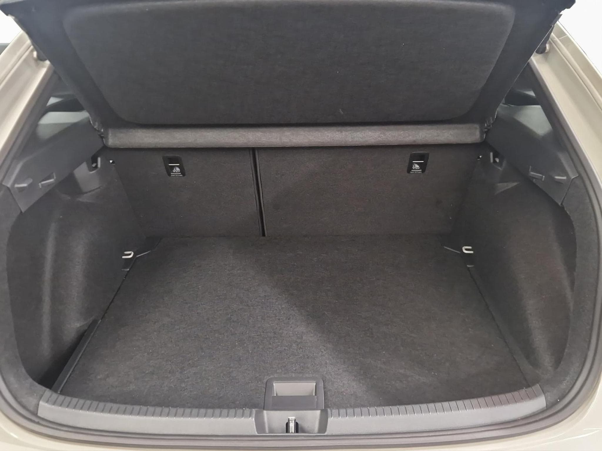 VW Taigo R-LINE (2024) - Photo 17