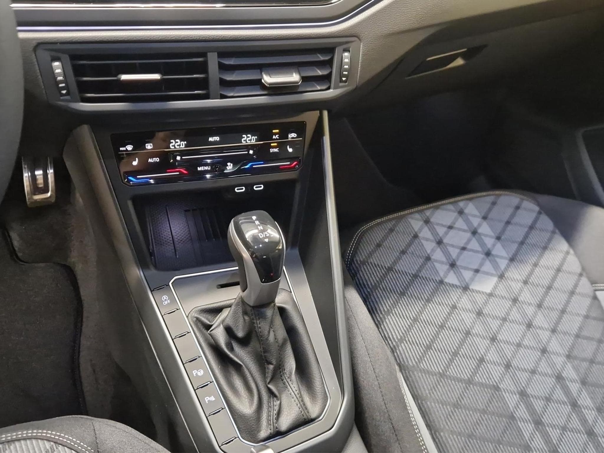 VW Polo R-LINE (2026) - Photo 12