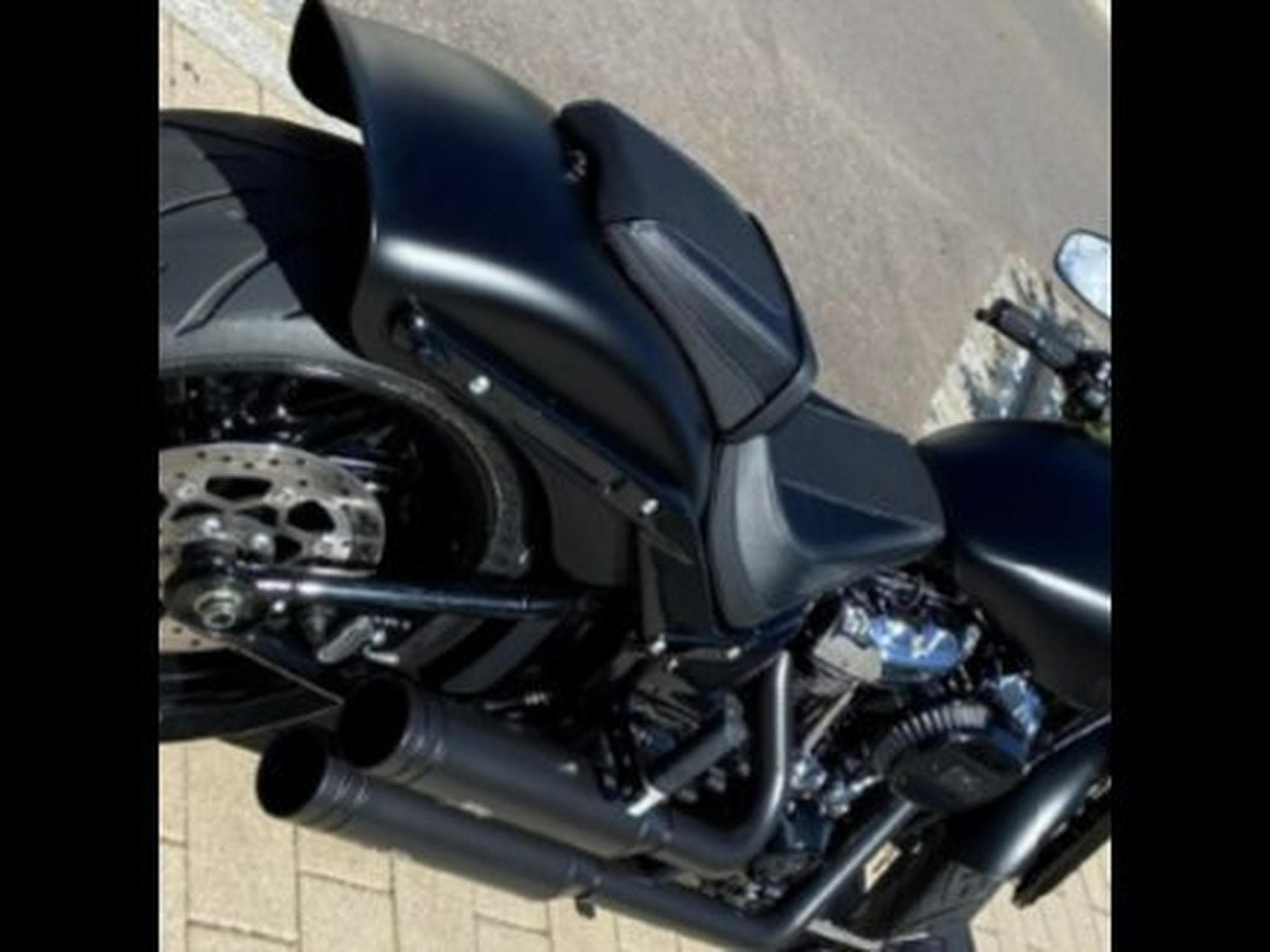 Harley-Davidson Softail Breakout 114 (2021) - Photo 3