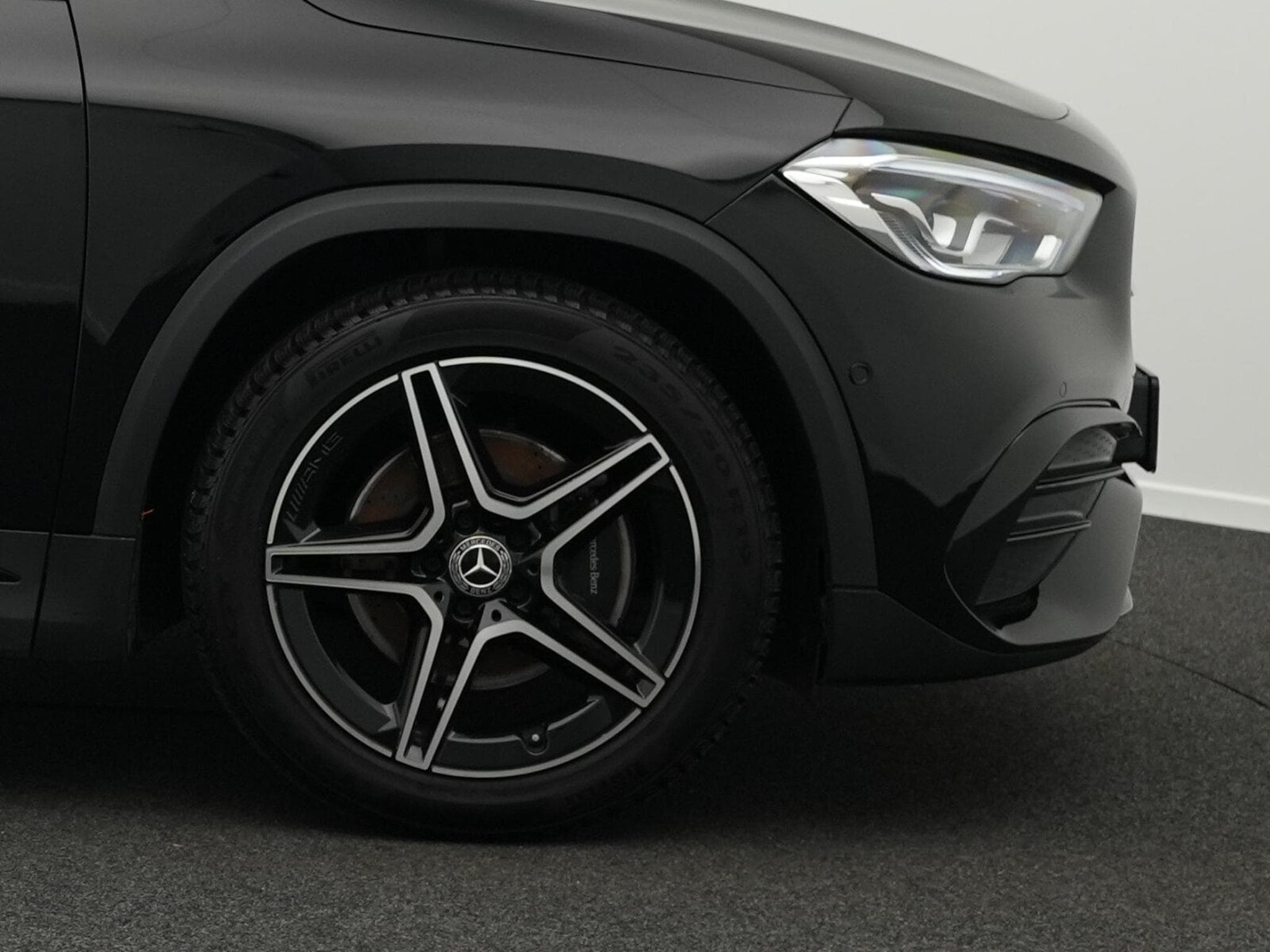 Mercedes GLA 180 AMG-Line LED+Kamera+Night+AHK+19" (2020) - Photo 6