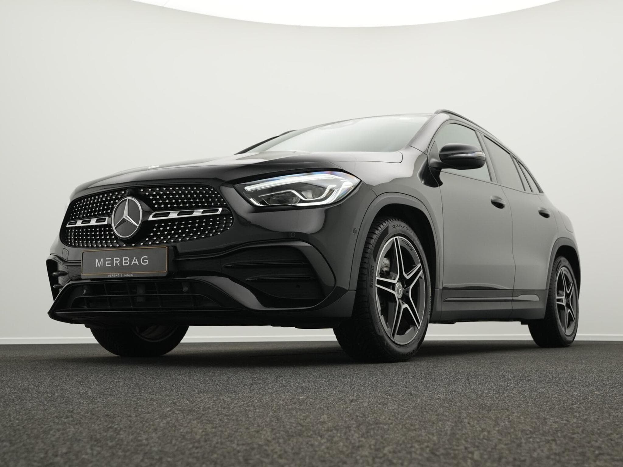 Mercedes GLA 180 AMG-Line LED+Kamera+Night+AHK+19" (2020) - Photo 8