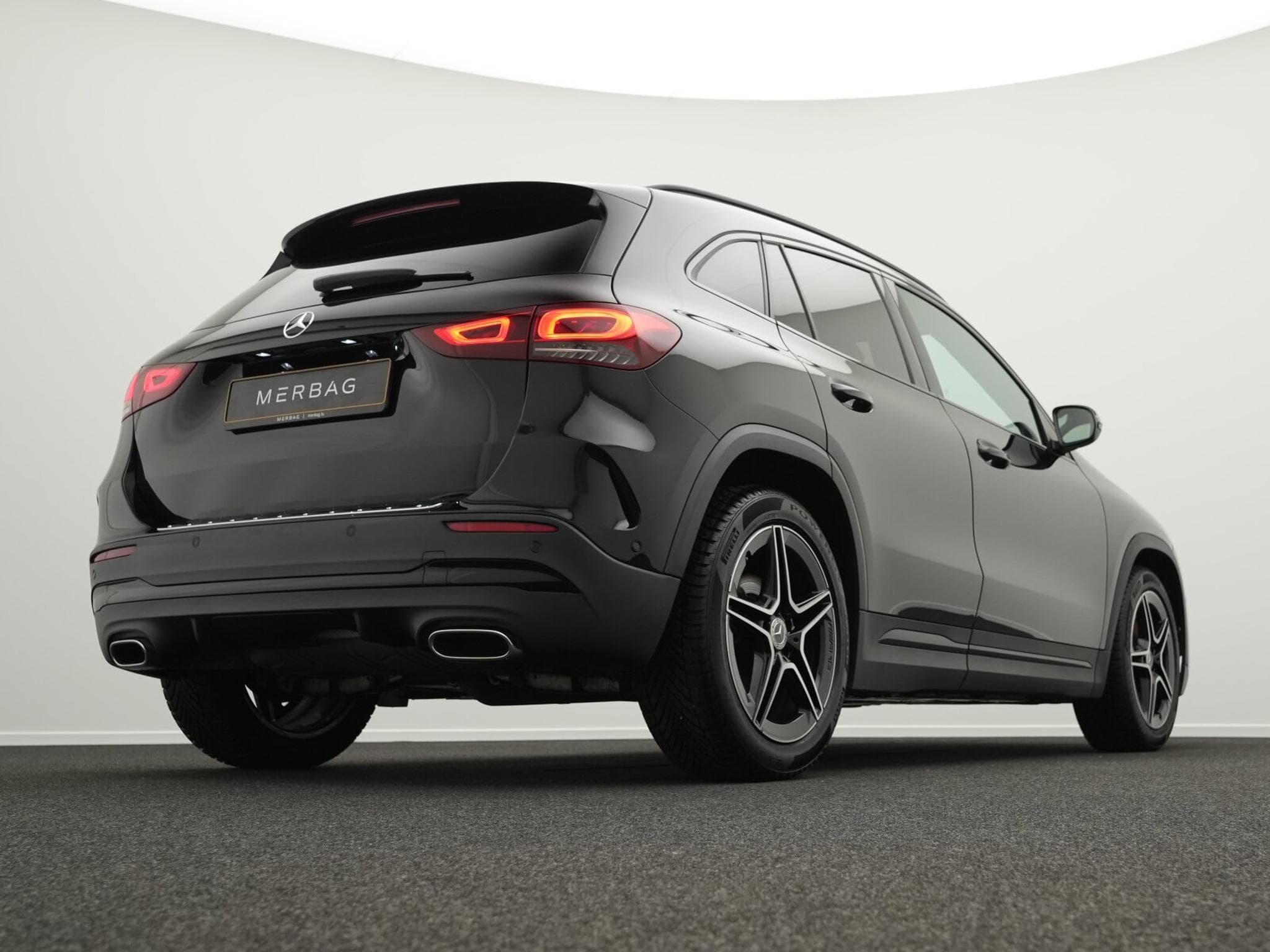 Mercedes GLA 180 AMG-Line LED+Kamera+Night+AHK+19" (2020) - Photo 9