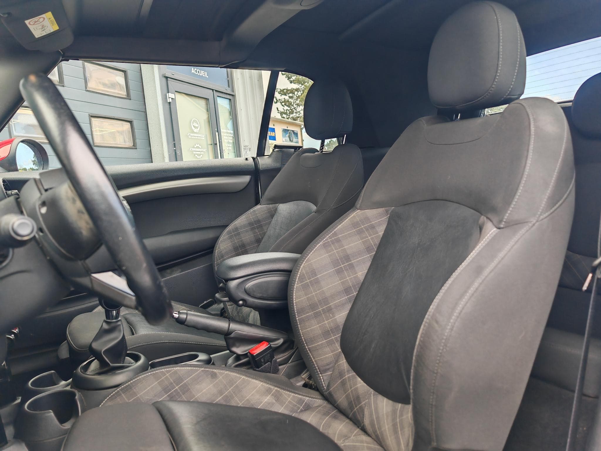 Mini Cooper 1.5 essence (2017) - Photo 8