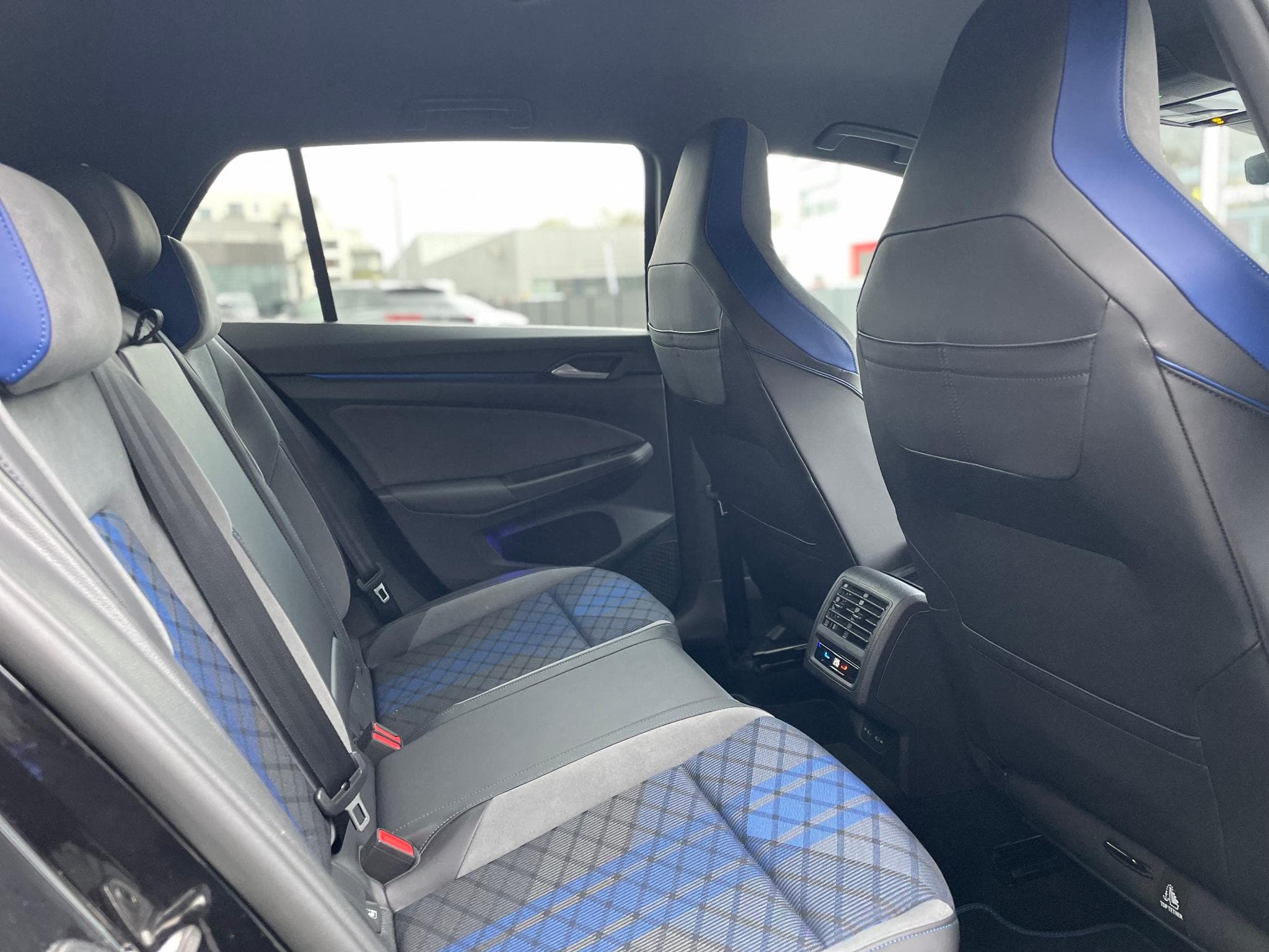 VW Golf 8 R DSG 4Motion Performance (2021) - Photo 5