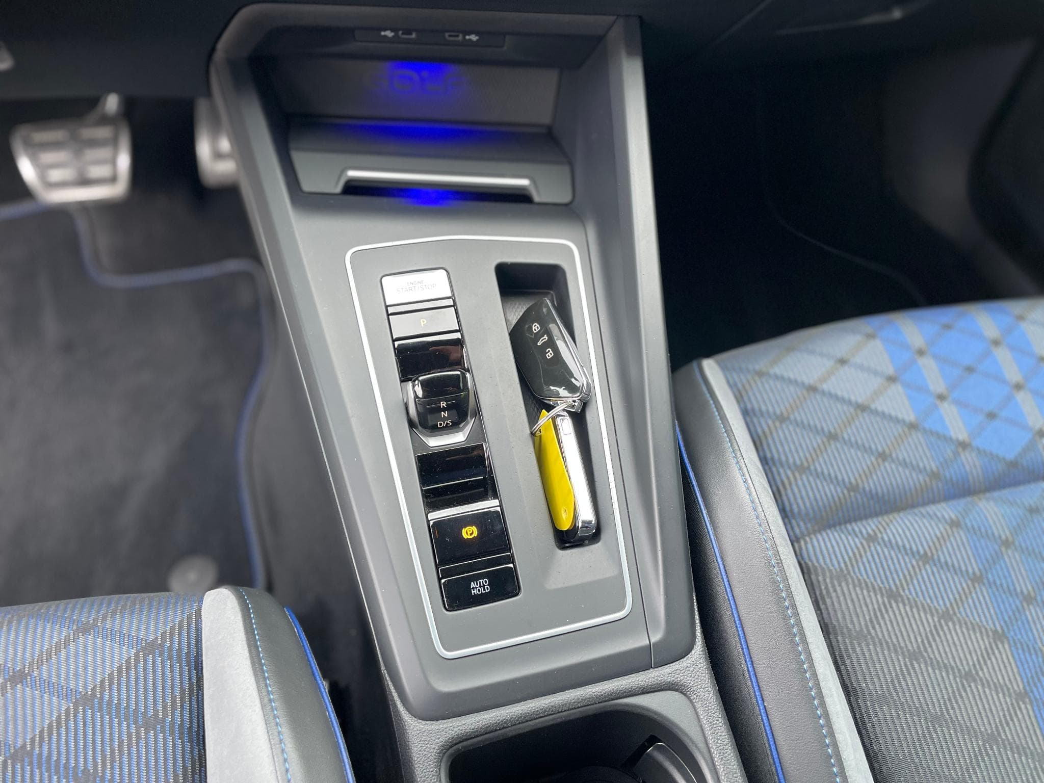 VW Golf 8 R DSG 4Motion Performance (2021) - Photo 10