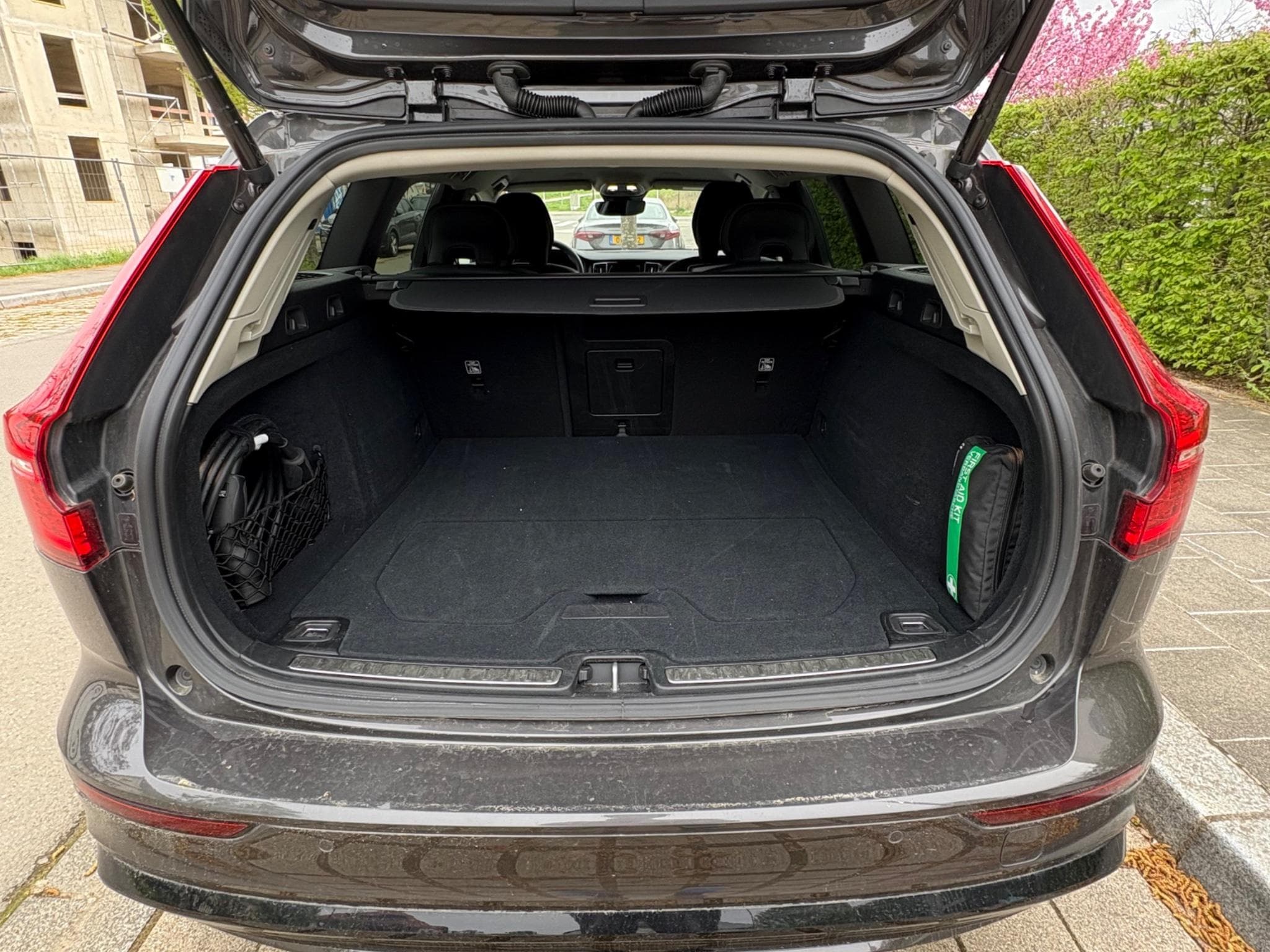 Volvo V60 T6 Plus Dark / Plug-in-Hybrid (2024) - Photo 3