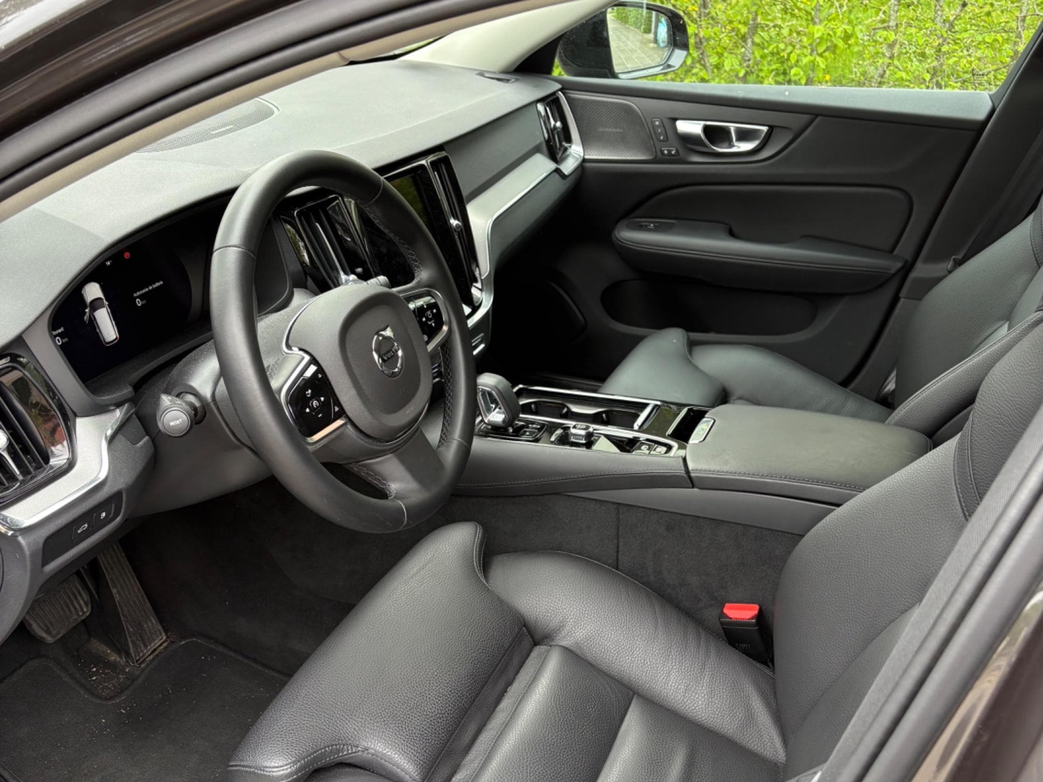 Volvo V60 T6 Plus Dark / Plug-in-Hybrid (2024) - Photo 5