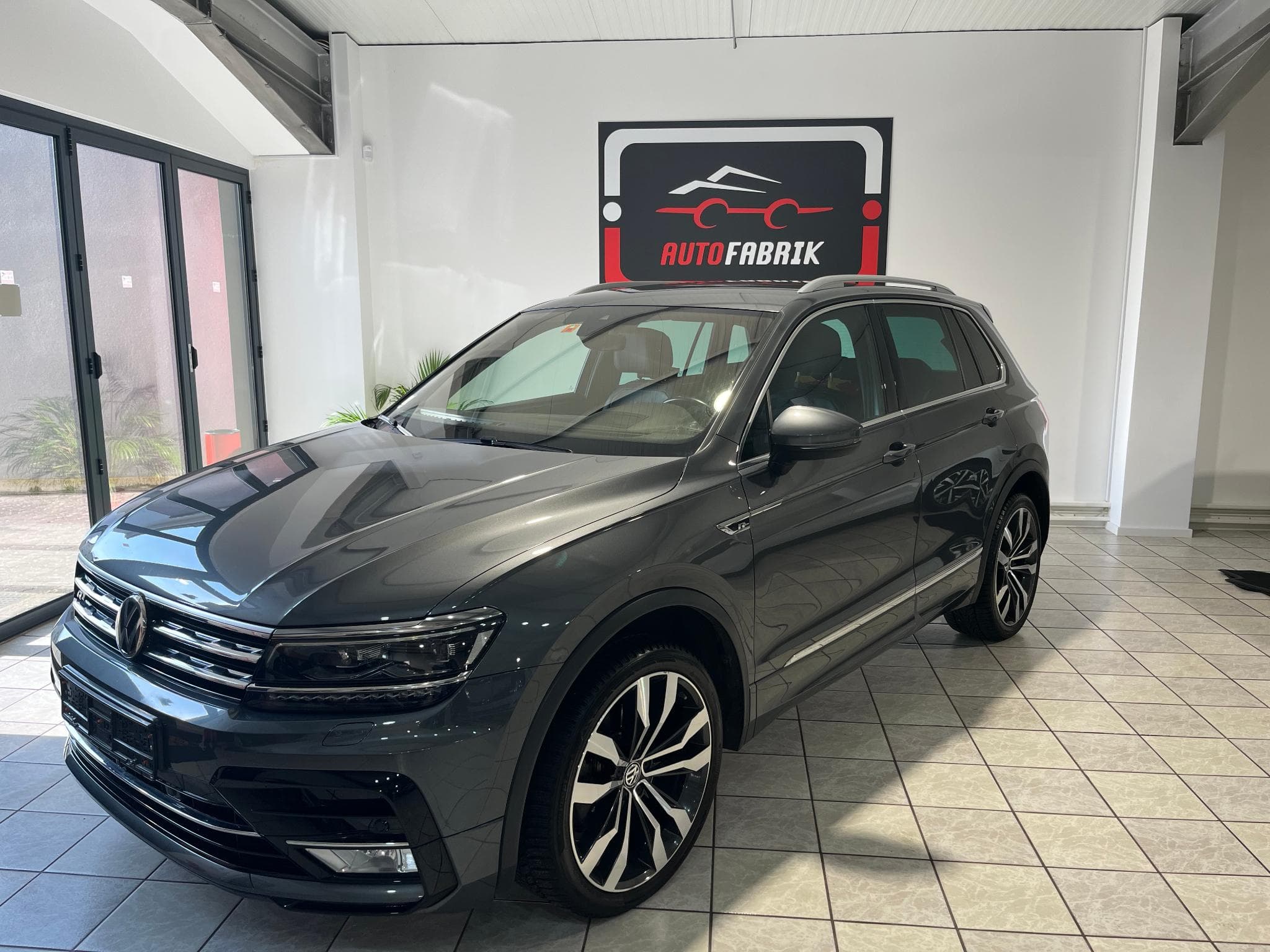 VW Tiguan 2.0 BI-TDI 240ch R-Line 4Motion DSG CARPLAY (2017) - Photo 1