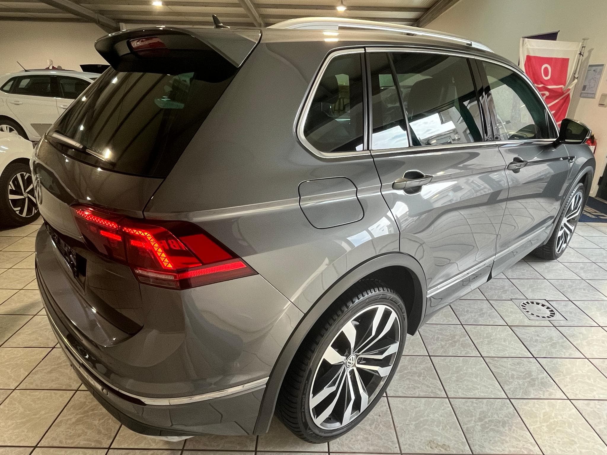 VW Tiguan 2.0 BI-TDI 240ch R-Line 4Motion DSG CARPLAY (2017) - Photo 5