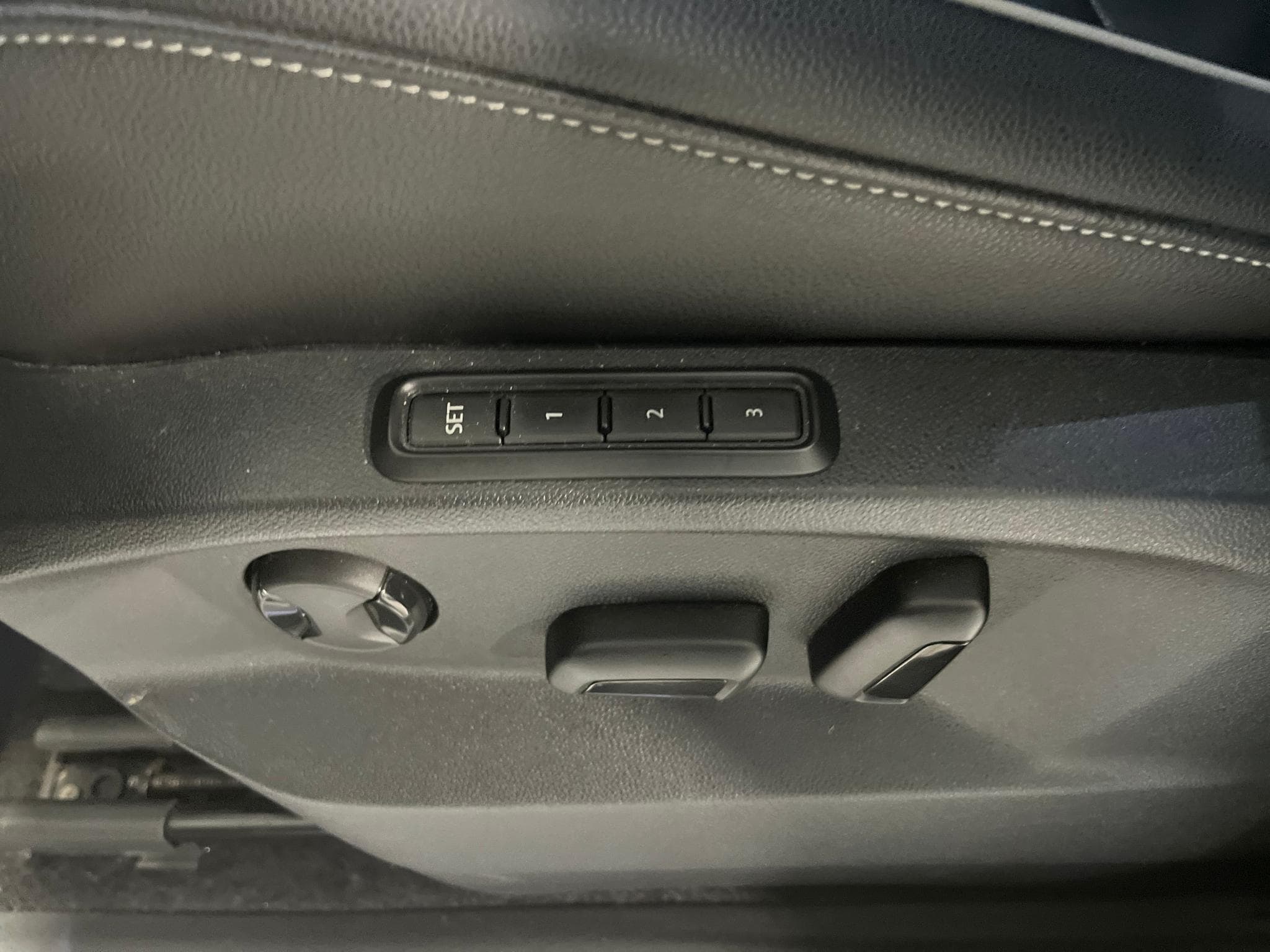VW Tiguan 2.0 BI-TDI 240ch R-Line 4Motion DSG CARPLAY (2017) - Photo 21