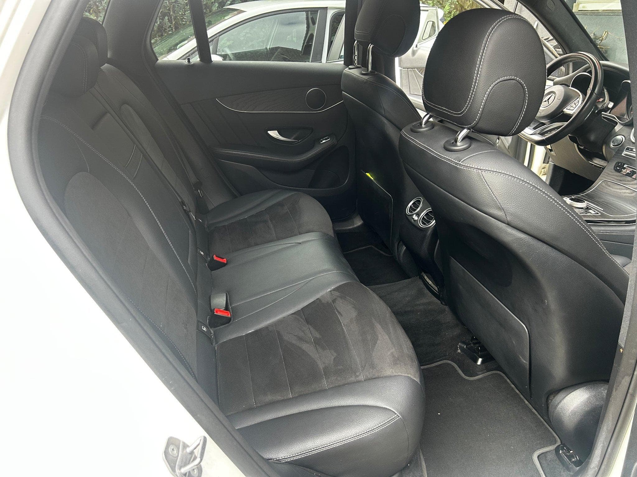 Mercedes GLC 250 AMG 4 MATIC (2019) - Photo 8