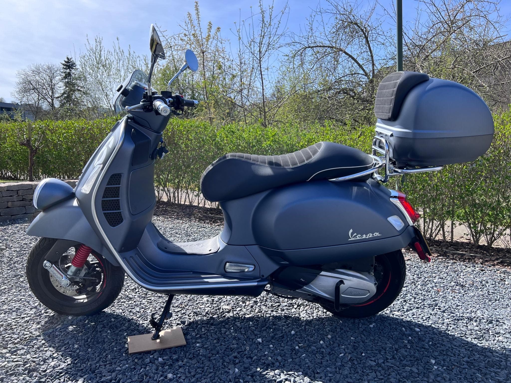 Vespa GTV 300 Sei Giorni Grigio - II Edition (2020) - Photo 2