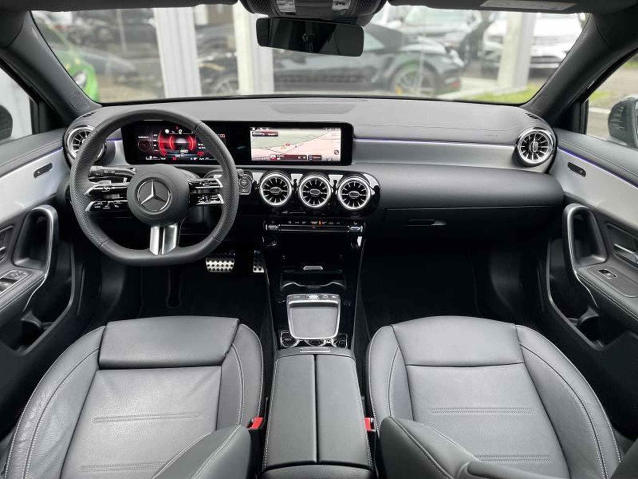 Mercedes A 200 AMG Line 7G-DCT (2025) - Photo 12