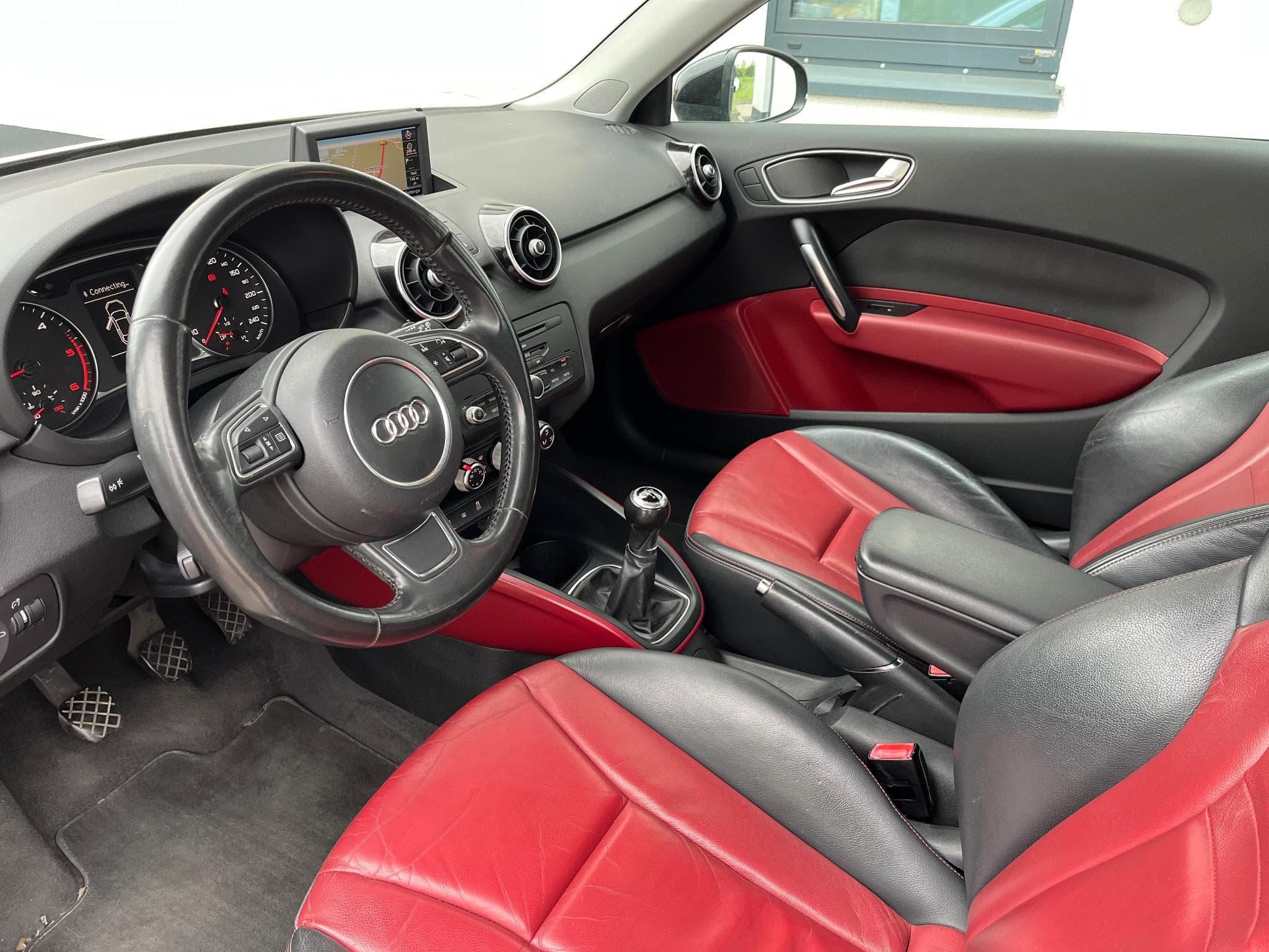 Audi A1 1.6 TDI (2011) - Photo 8