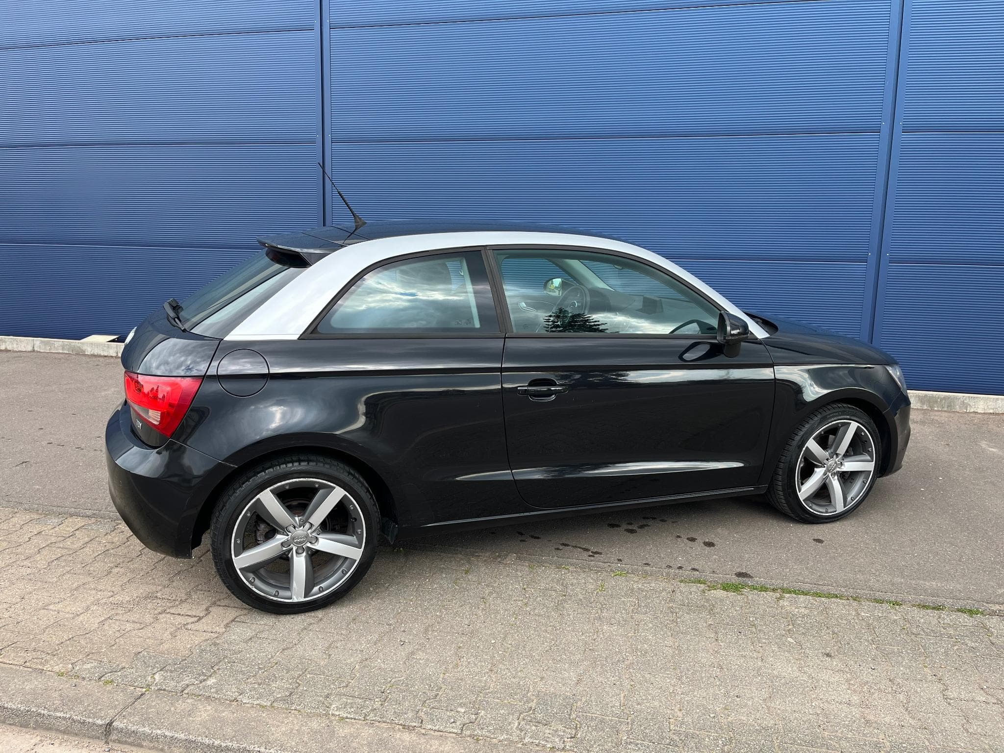 Audi A1 1.6 TDI (2011) - Photo 6