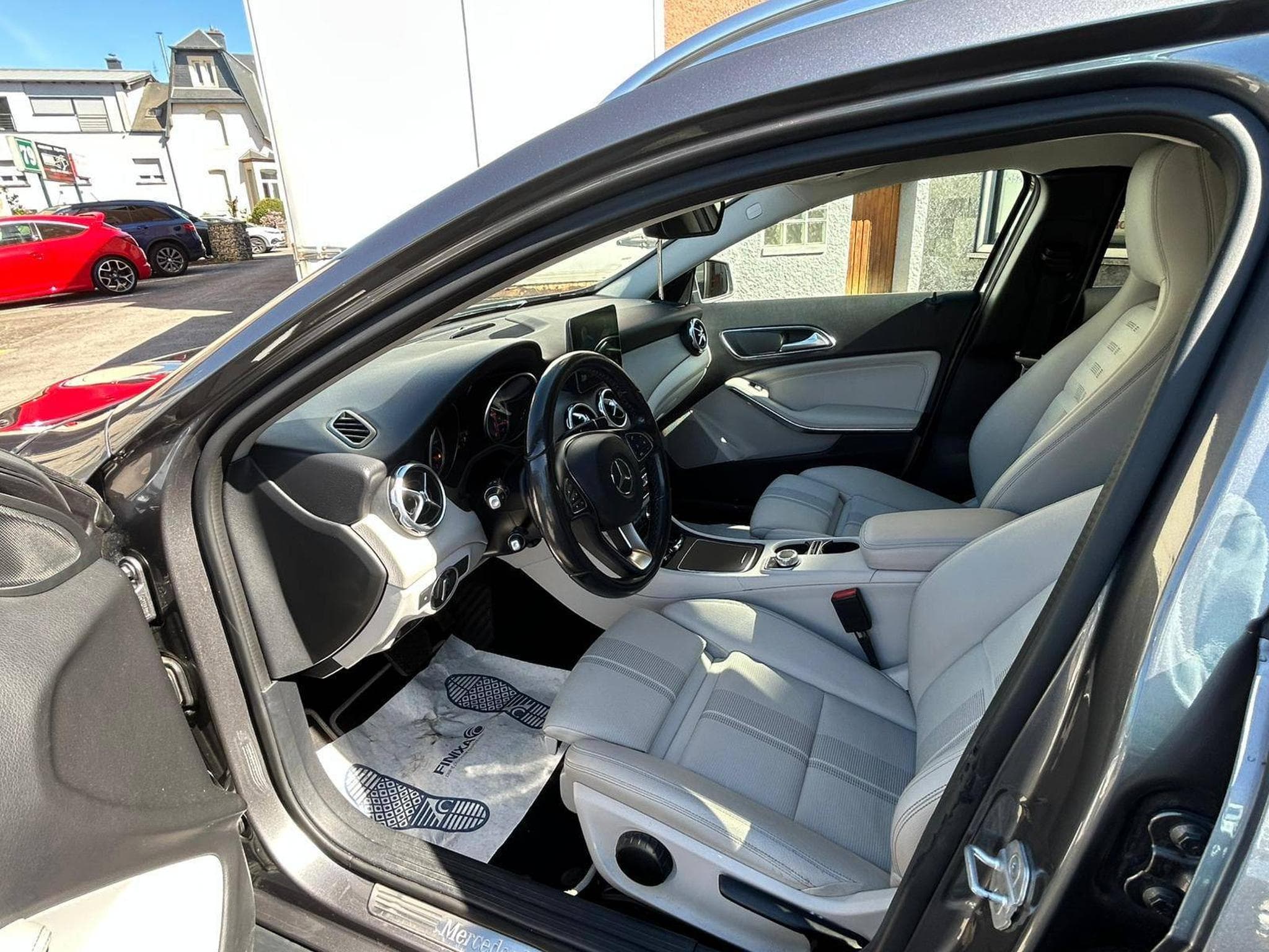 Mercedes GLA 200 CDI 7G-TRONIC 136CV (2017) - Photo 10