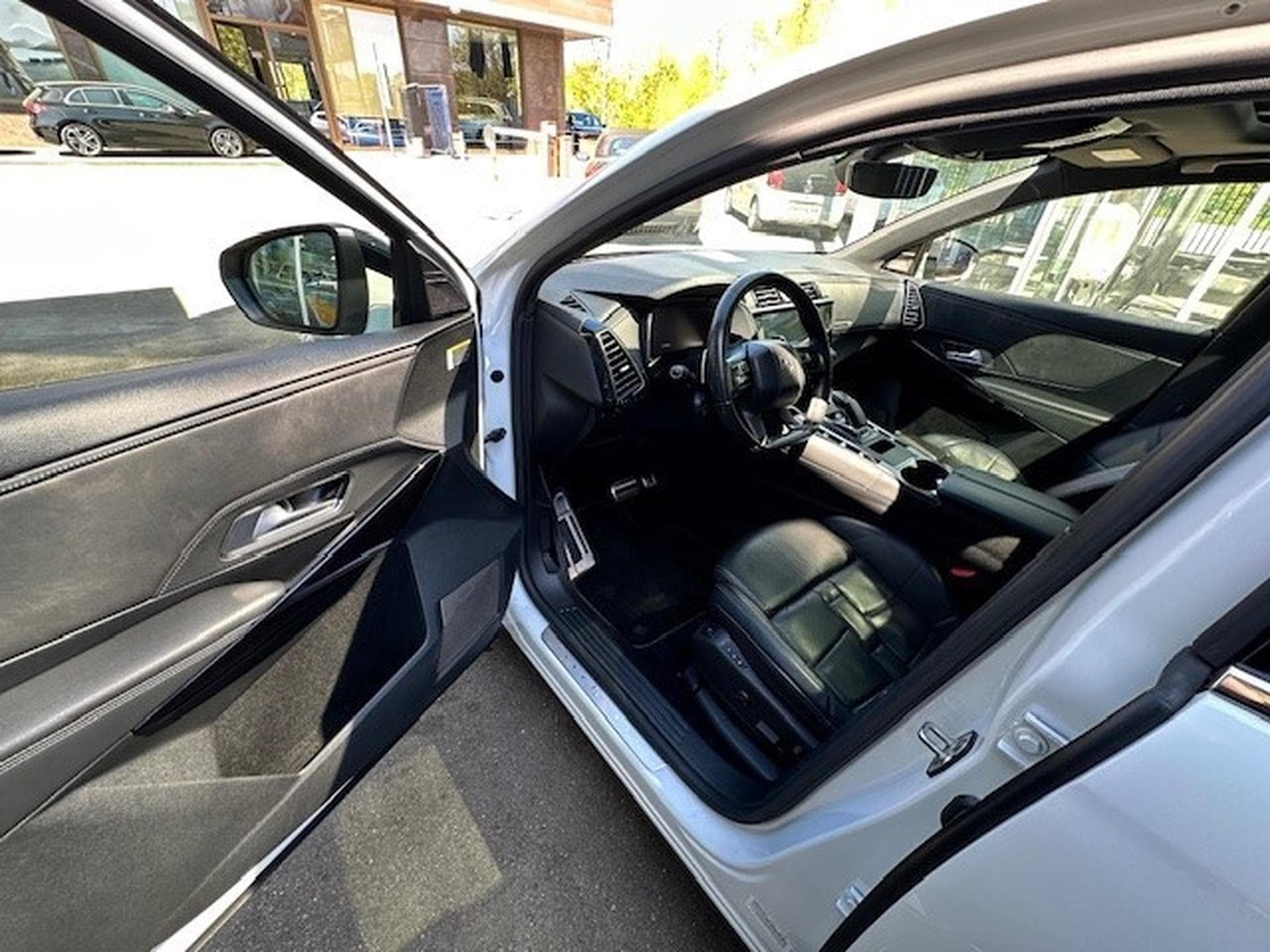 DS Automobiles DS7 Crossback E tense 4x4 300CH OPERA (2021) - Photo 9