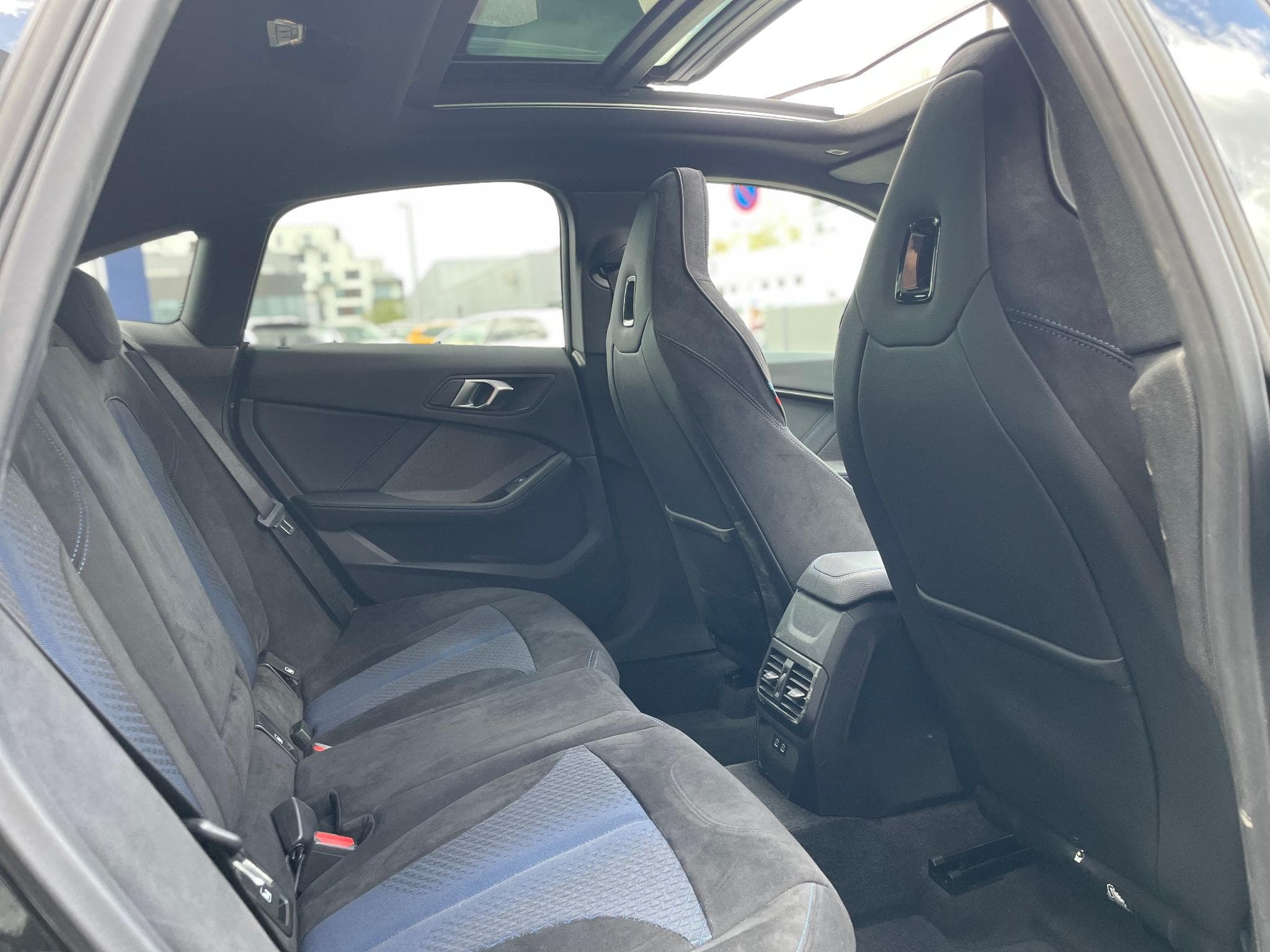 BMW 218 Gran Coupé i Pack M Auto Toit Ouvrant (2024) - Photo 5