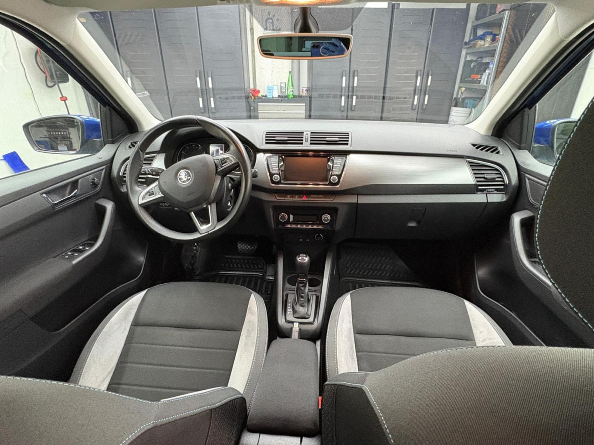 Skoda Fabia JOY1.2 TSI DSG 110 Navi Klima PDC Tempomat Alcantara (2016) - Photo 8