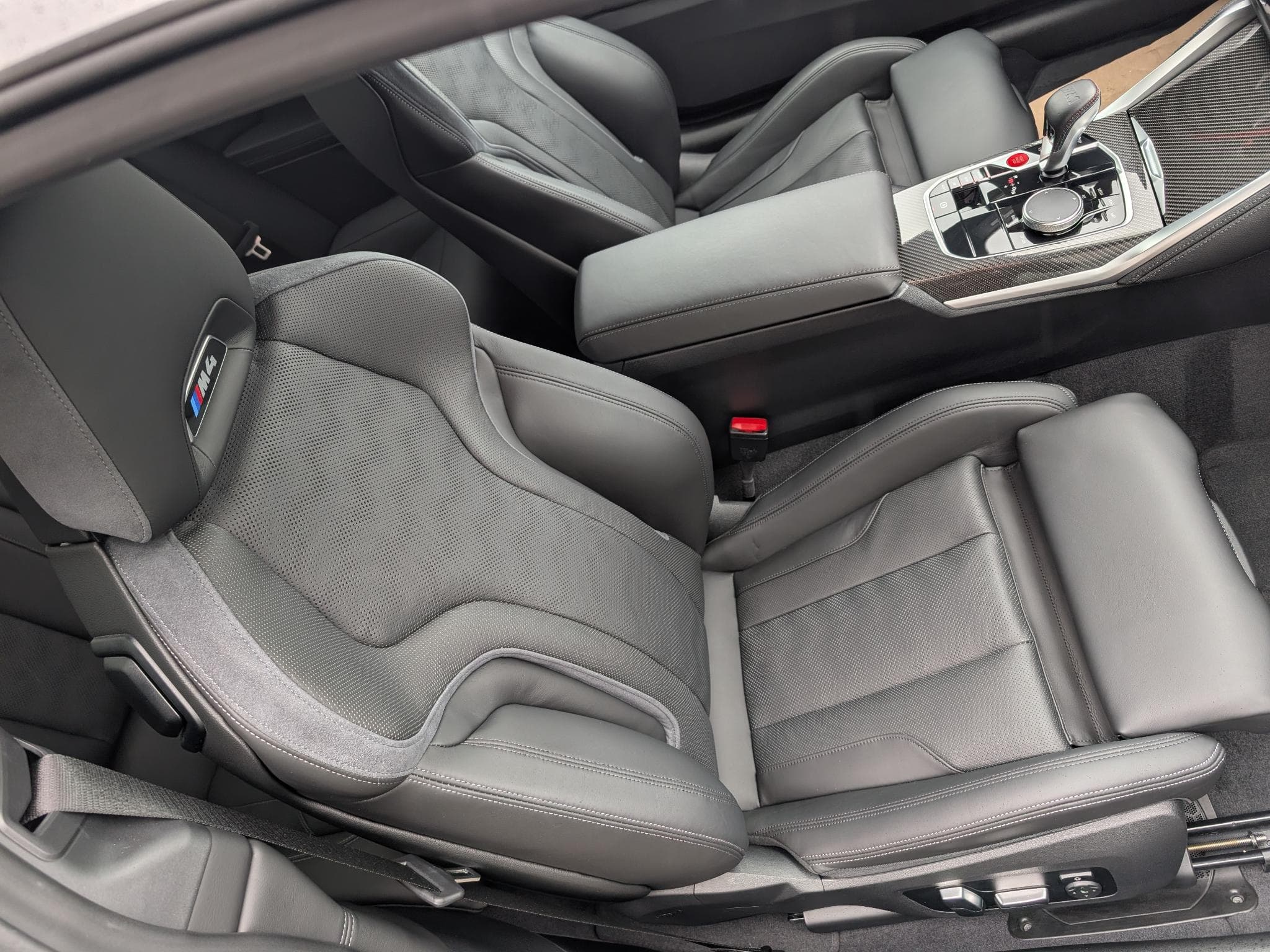 BMW M4 Competition XDrive (2023) - Photo 16