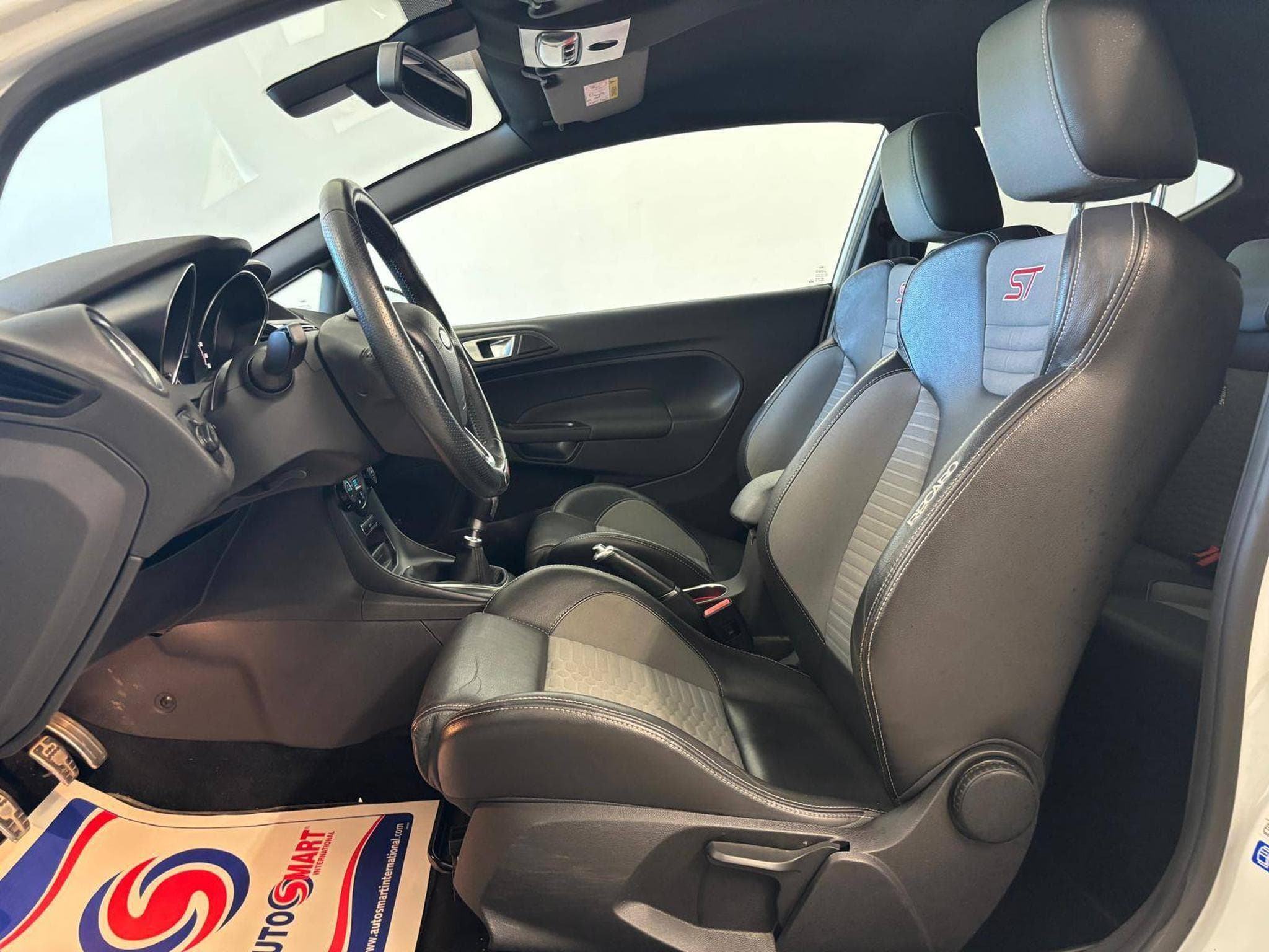 Ford Fiesta ST (2016) - Photo 11