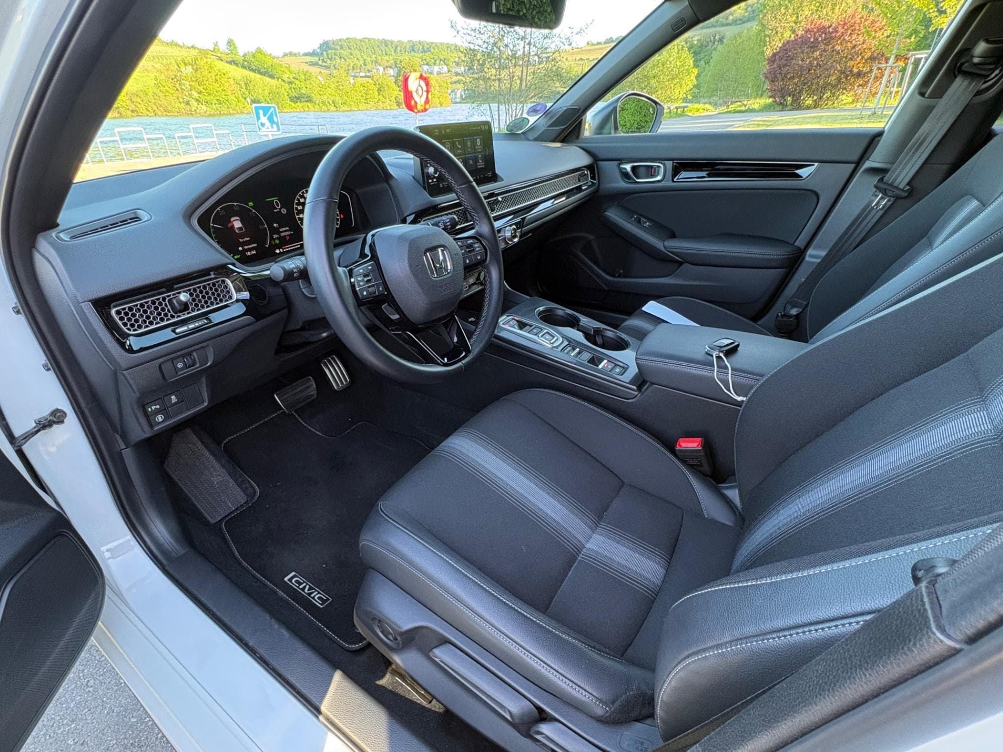Honda Civic -25 % e:HEV, SPORT, 184 PS, attache r. (2022) - Photo 5
