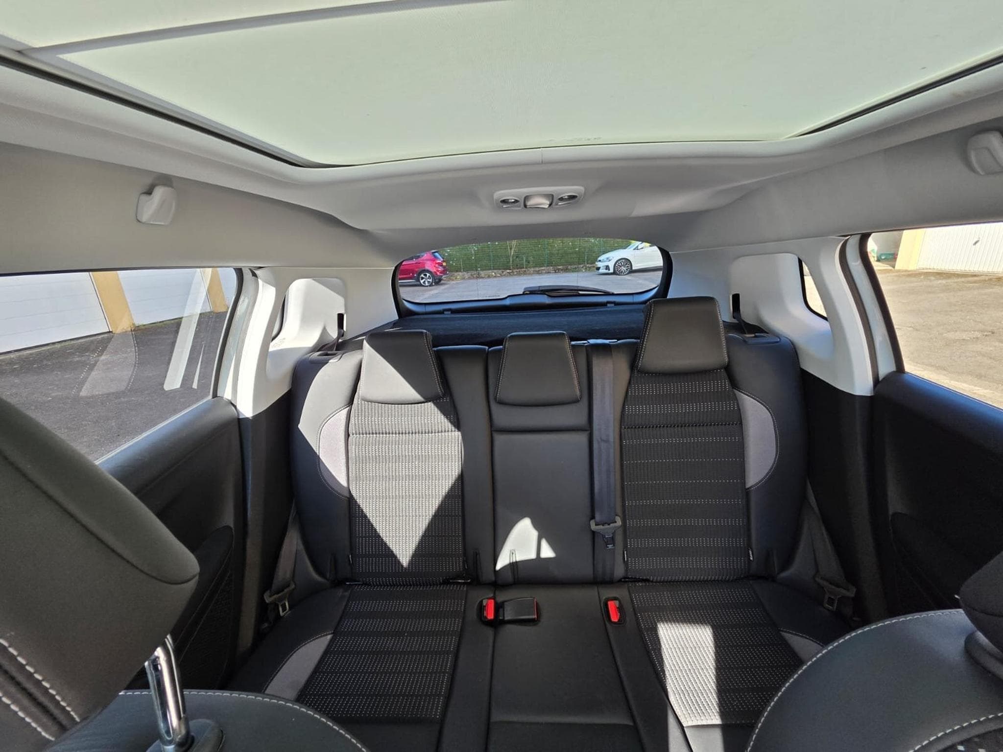 Peugeot 2008 Allure (2016) - Photo 10