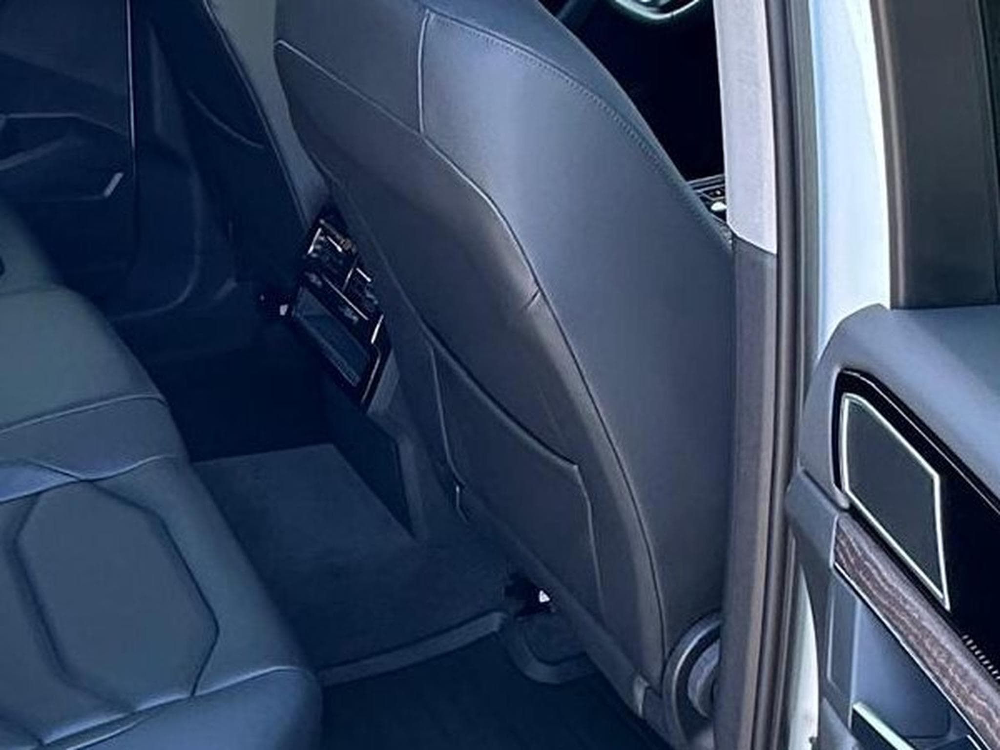 VW Touareg Elegance 3.0 V6 TDI-231CH (2024) - Photo 10