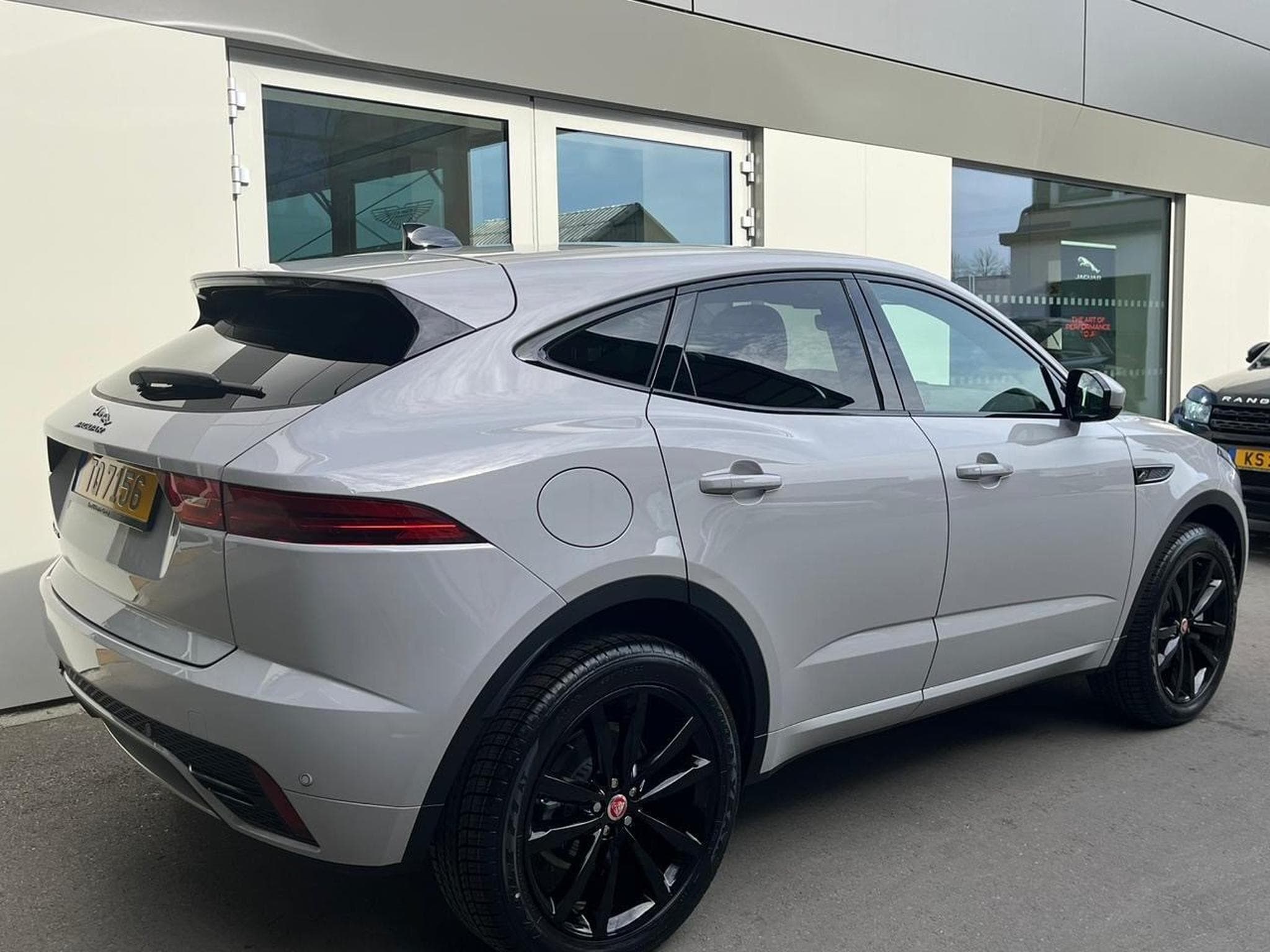 Jaguar E-Pace R-Dinamique (2023) - Photo 1