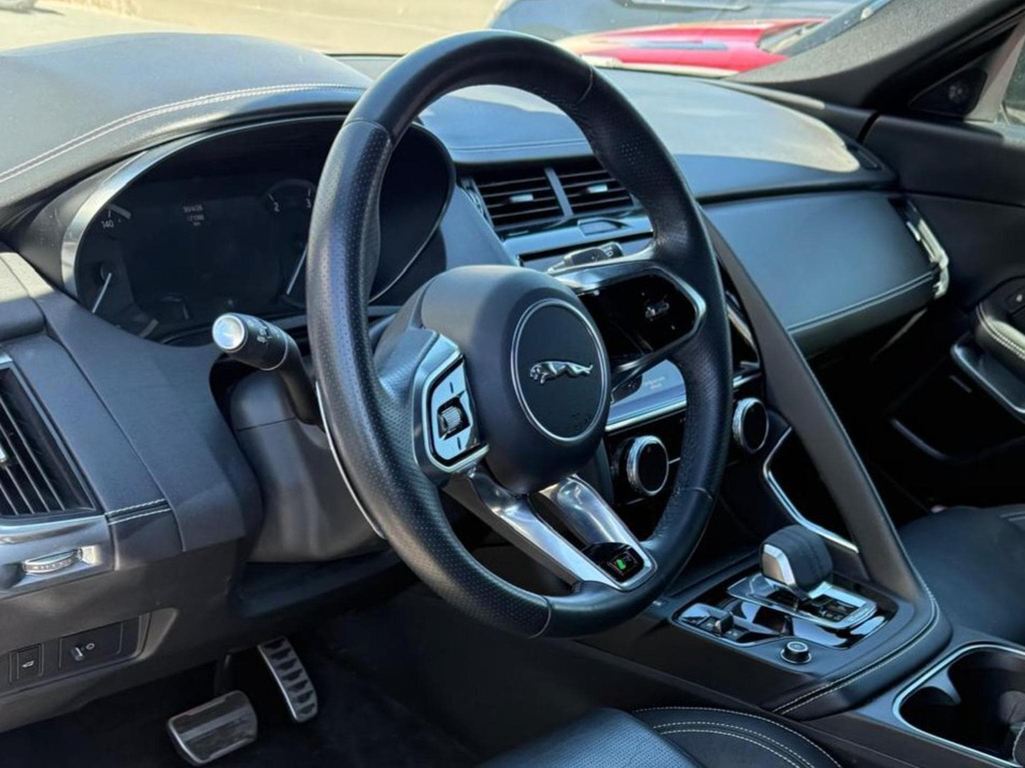 Jaguar E-Pace R-Dinamique (2023) - Photo 5