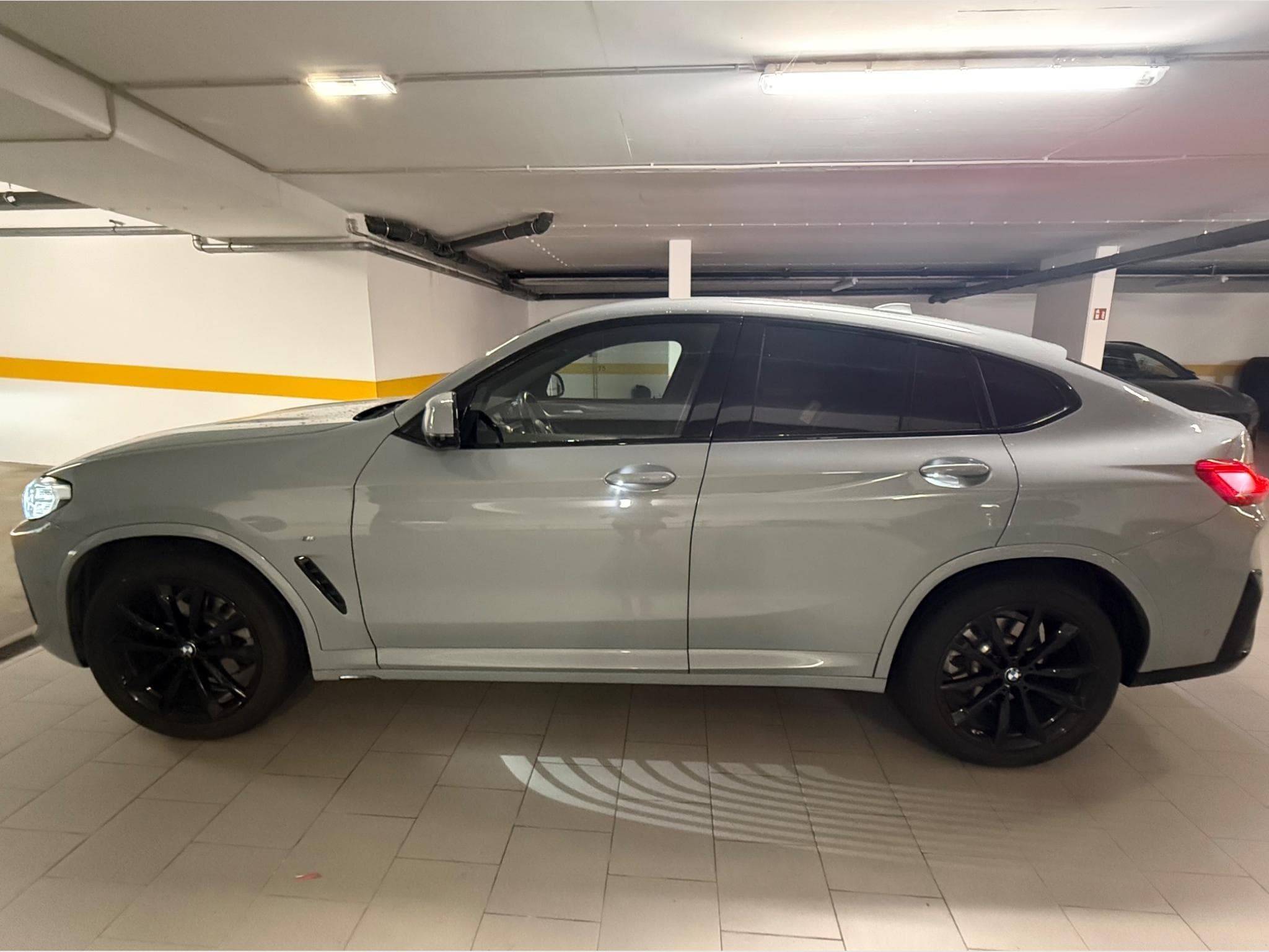 BMW X4 XDrive 20d (2023) - Photo 4