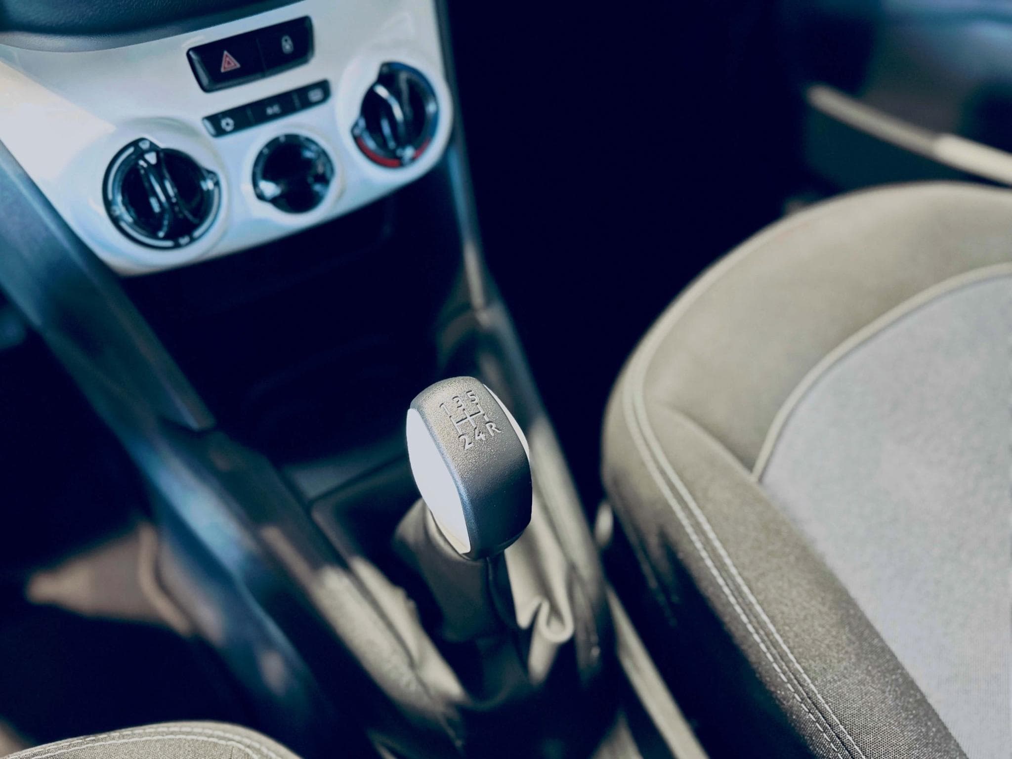 Peugeot 208 208 LIKE (2017) - Photo 9