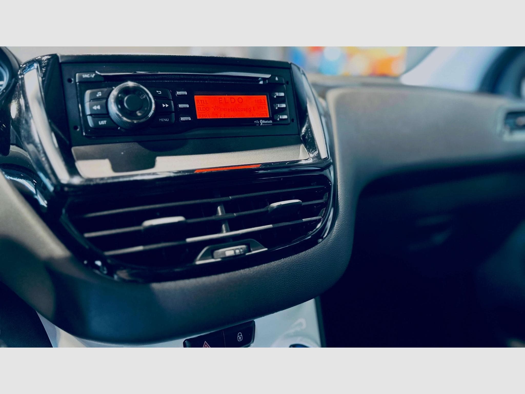 Peugeot 208 208 LIKE (2017) - Photo 10