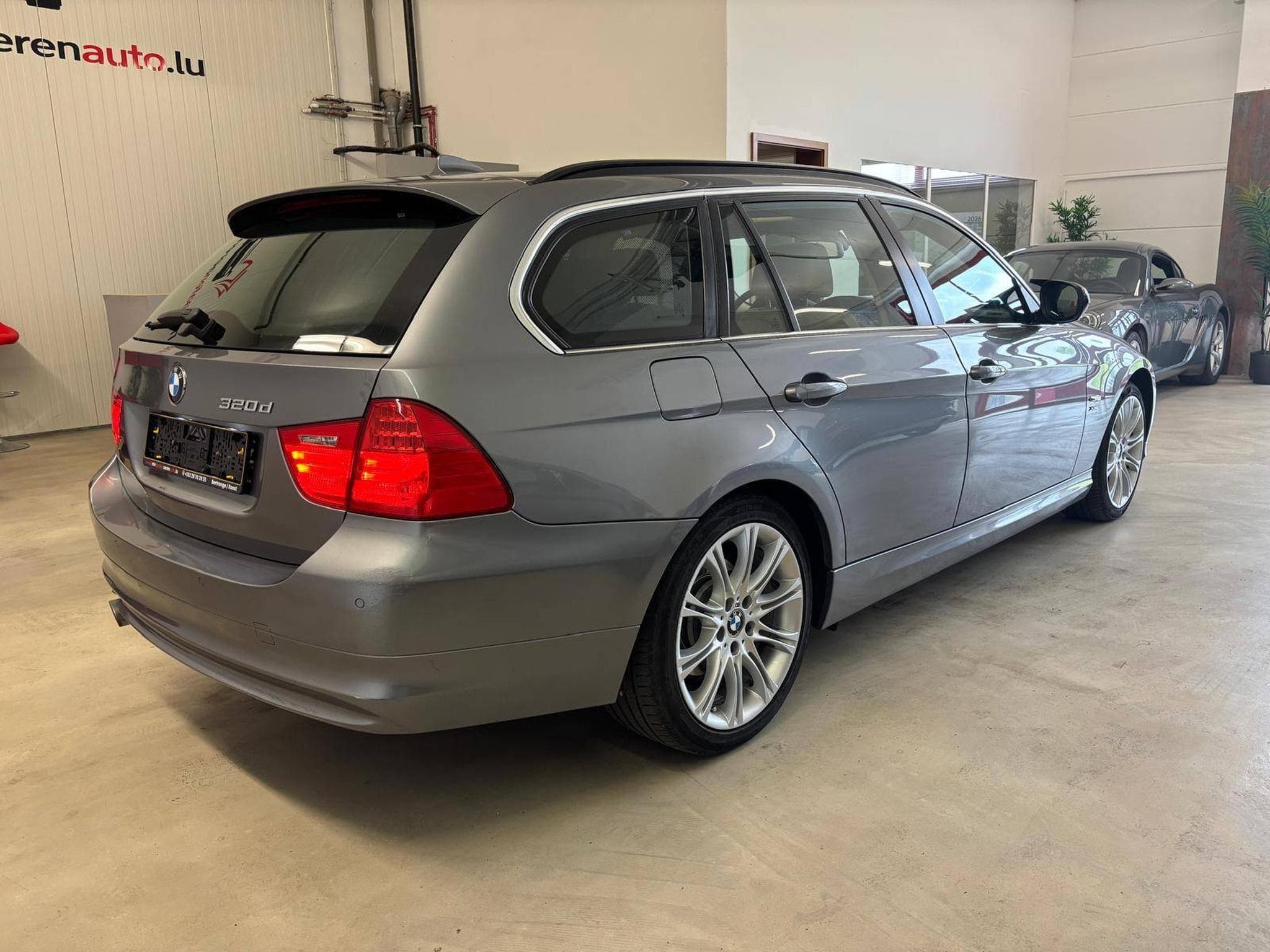 BMW 320 xDrive (2012) - Photo 6