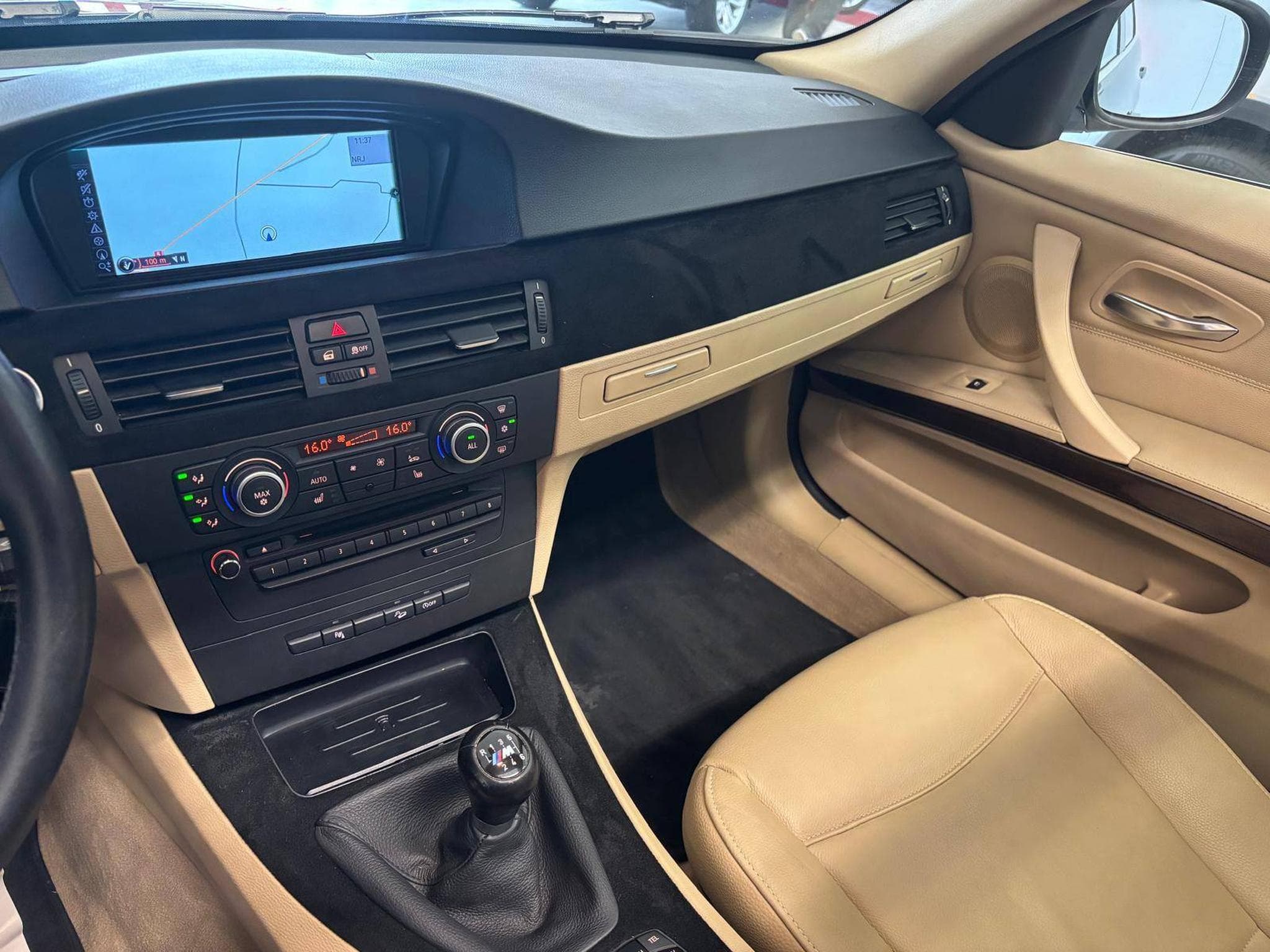 BMW 320 xDrive (2012) - Photo 9
