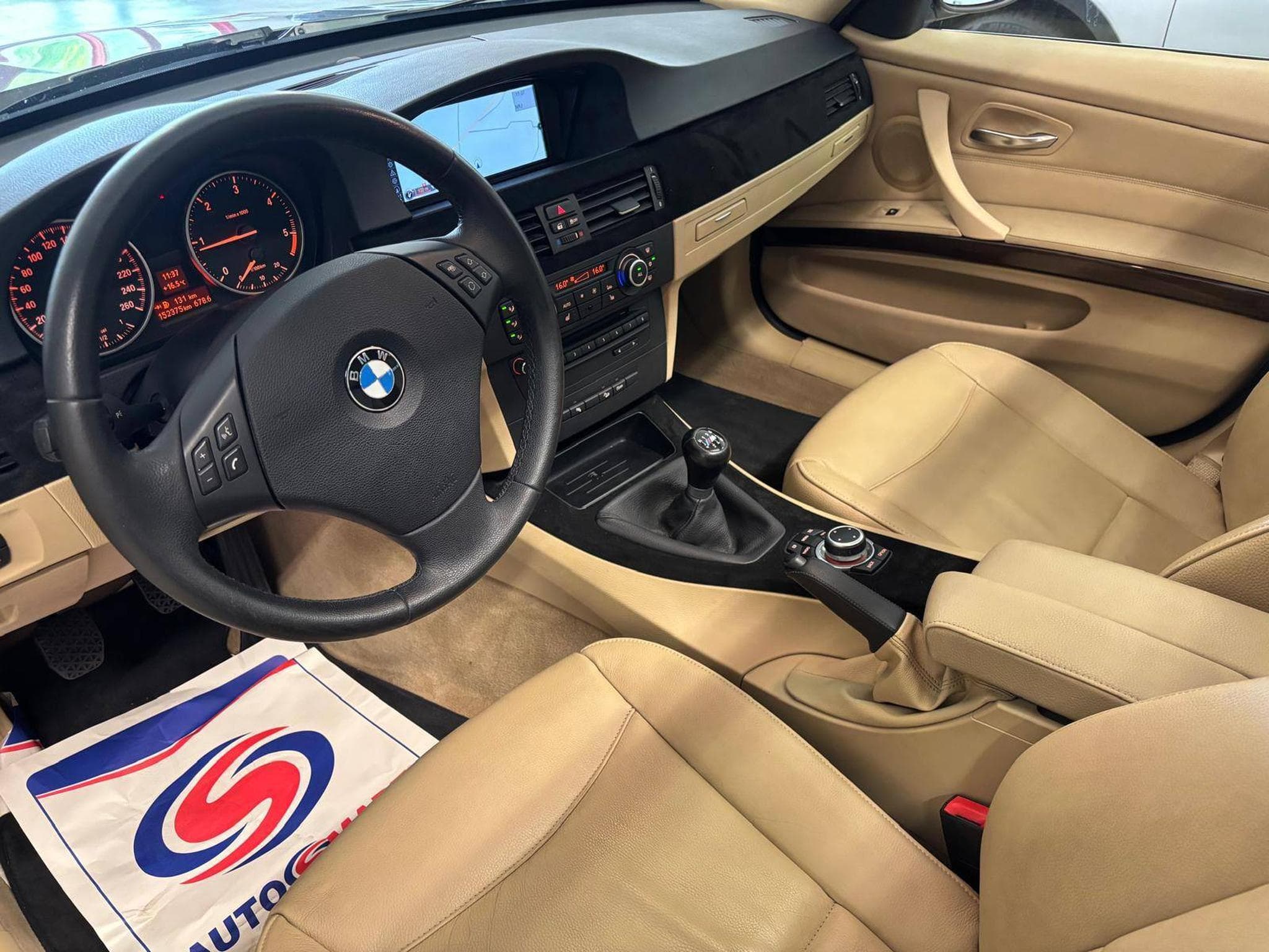 BMW 320 xDrive (2012) - Photo 8