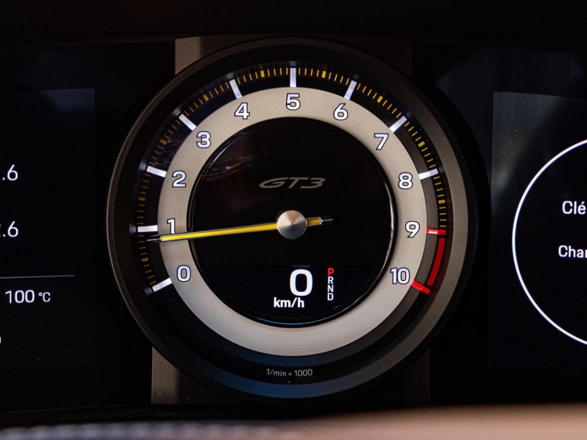 Porsche 911 GT3 Touring (2023) - Photo 5