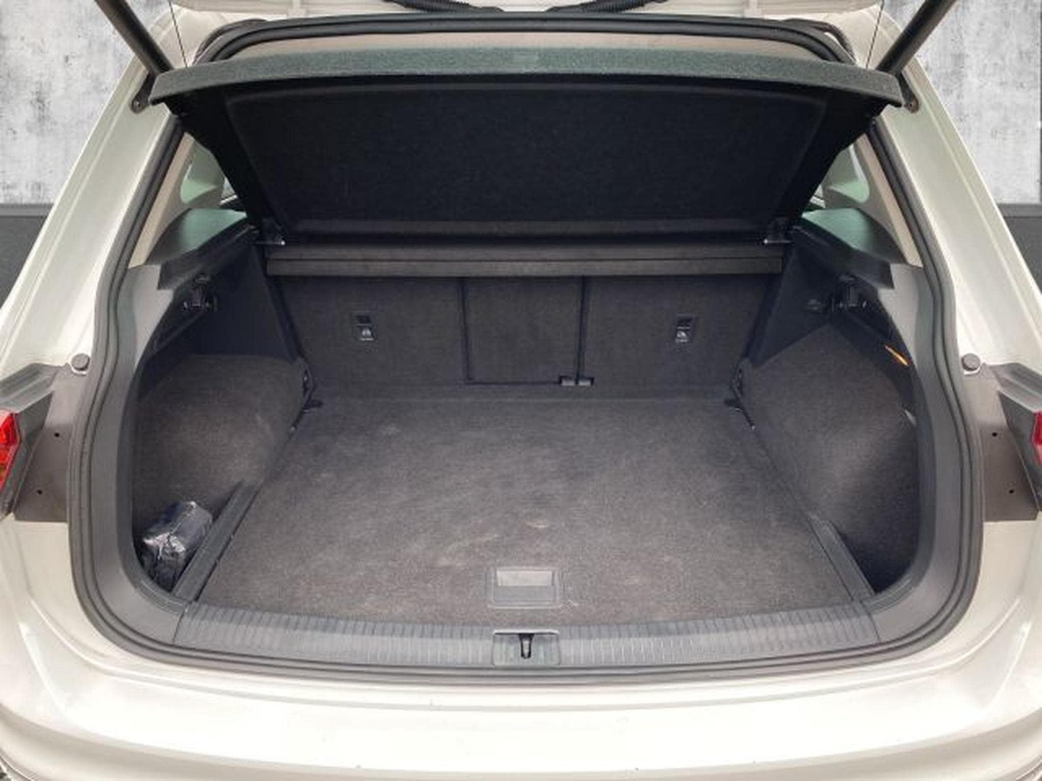 VW Tiguan Tiguan 2.0 TDI DSG Highl. R-Line 4M AHK PANO LED (2018) - Photo 10