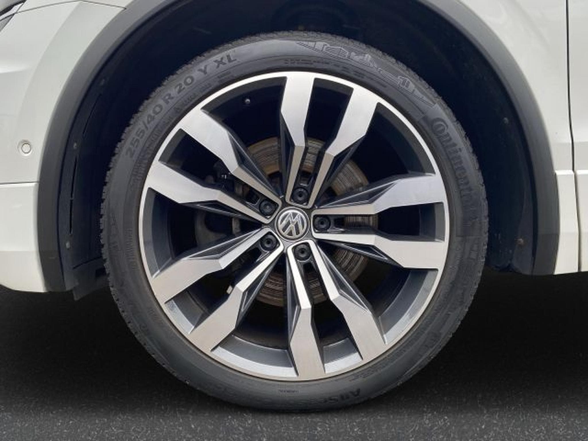 VW Tiguan Tiguan 2.0 TDI DSG Highl. R-Line 4M AHK PANO LED (2018) - Photo 9