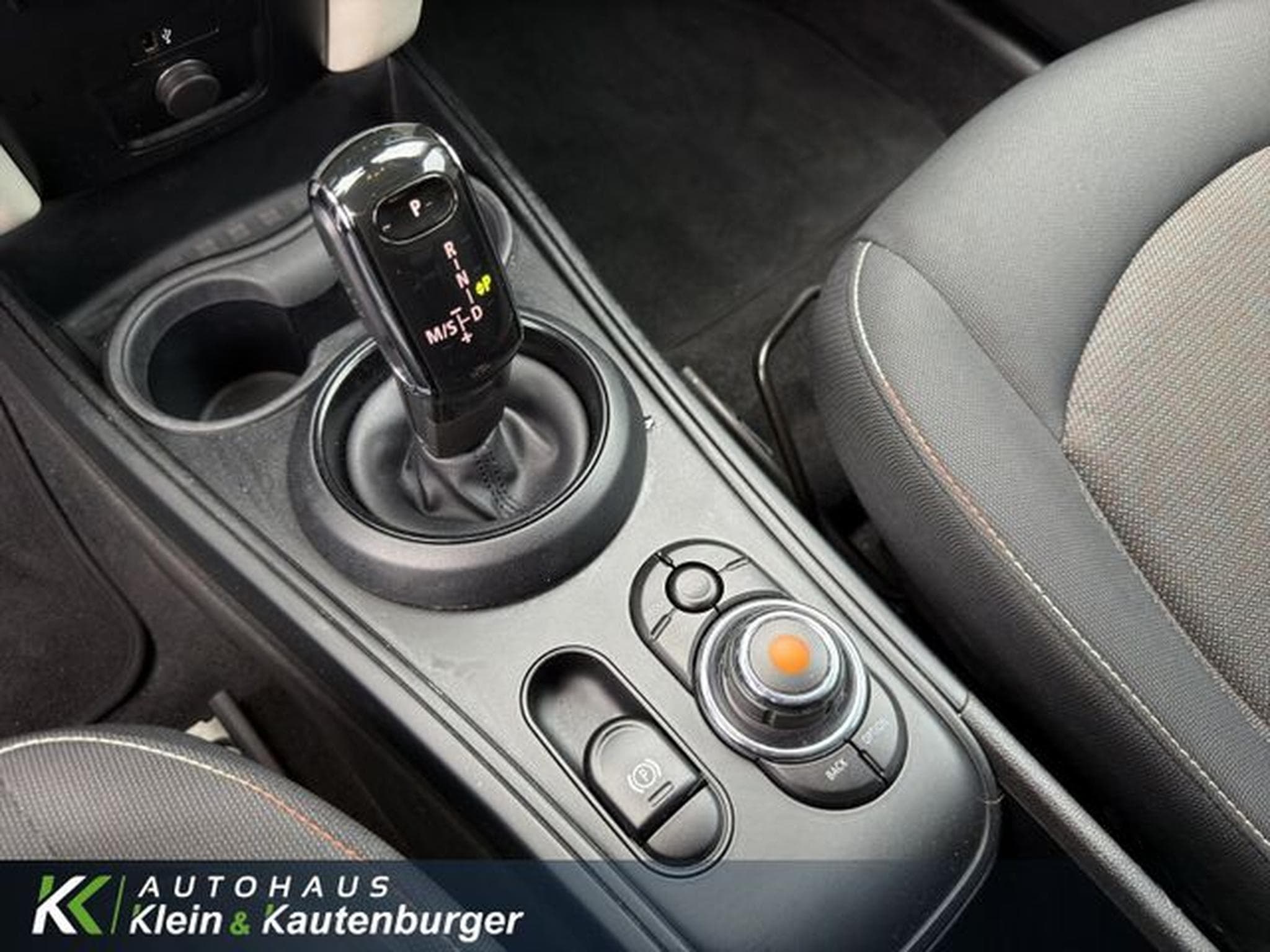 MINI Countryman COUNTRYMAN Cooper +NAVI+EINPARKHILFE (2020) - Photo 15