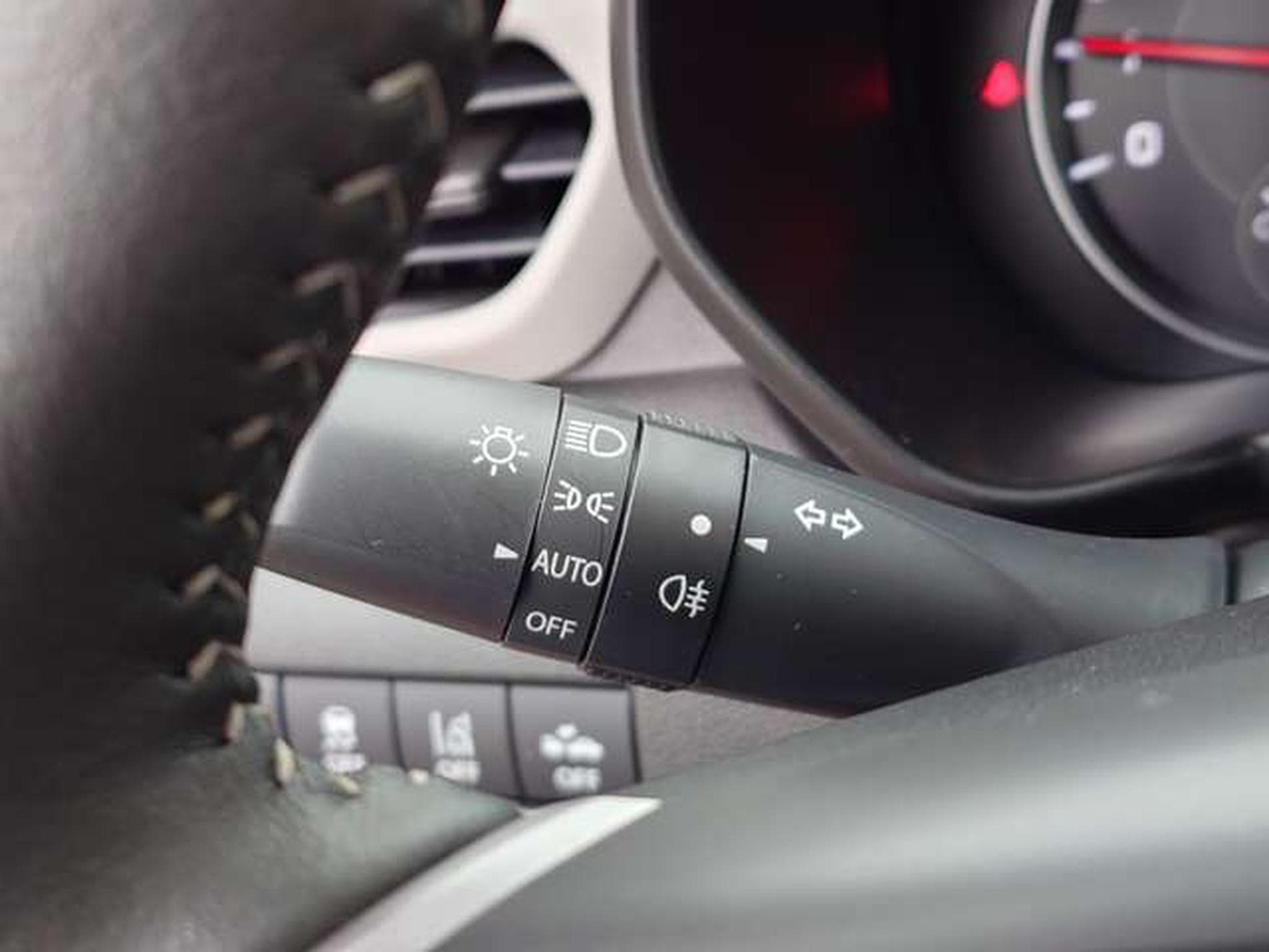 Suzuki Swift Swift 1.2i SHVS Grand Luxe 12V (2025) - Photo 14