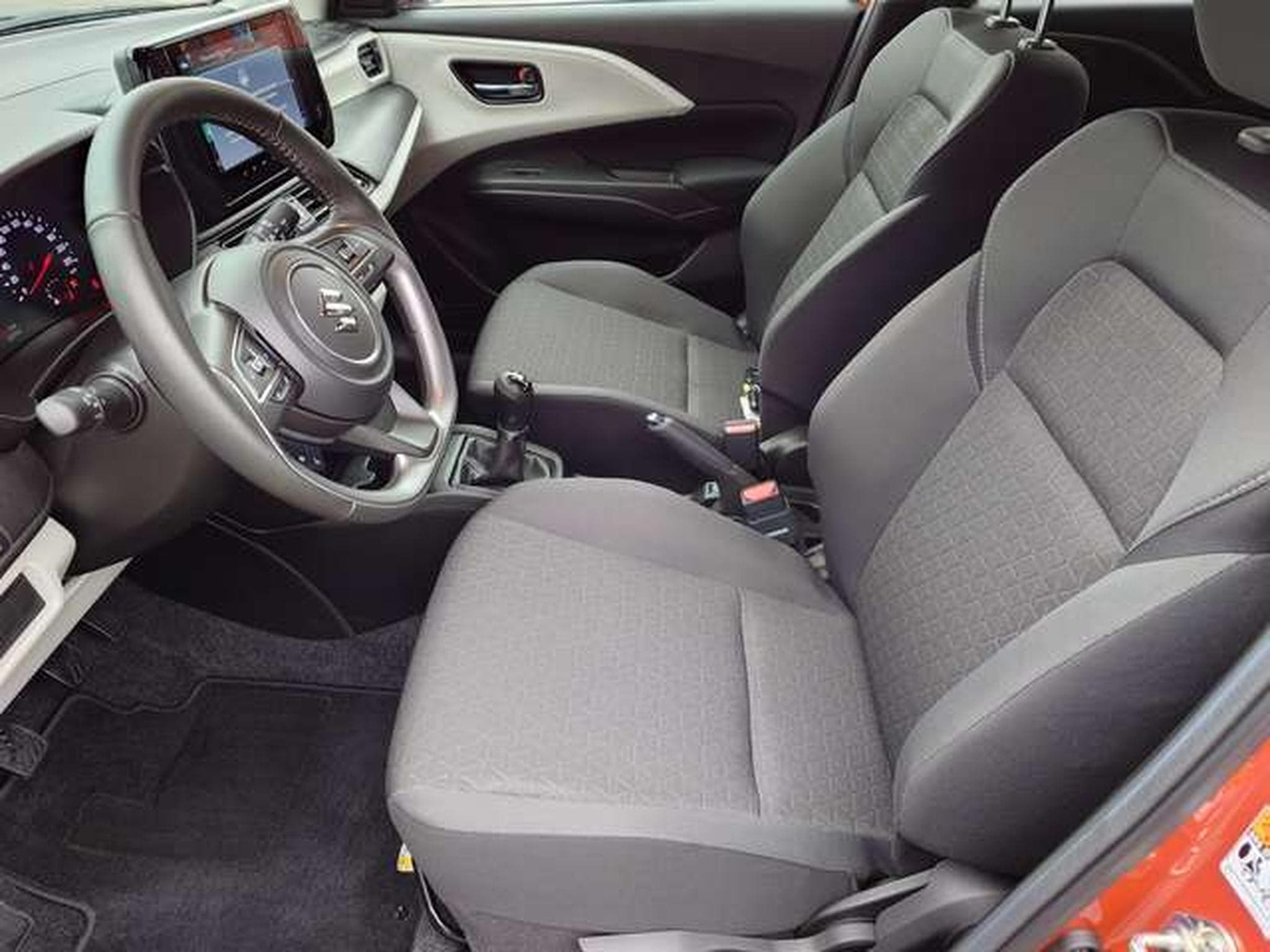 Suzuki Swift Swift 1.2i SHVS Grand Luxe 12V (2025) - Photo 6