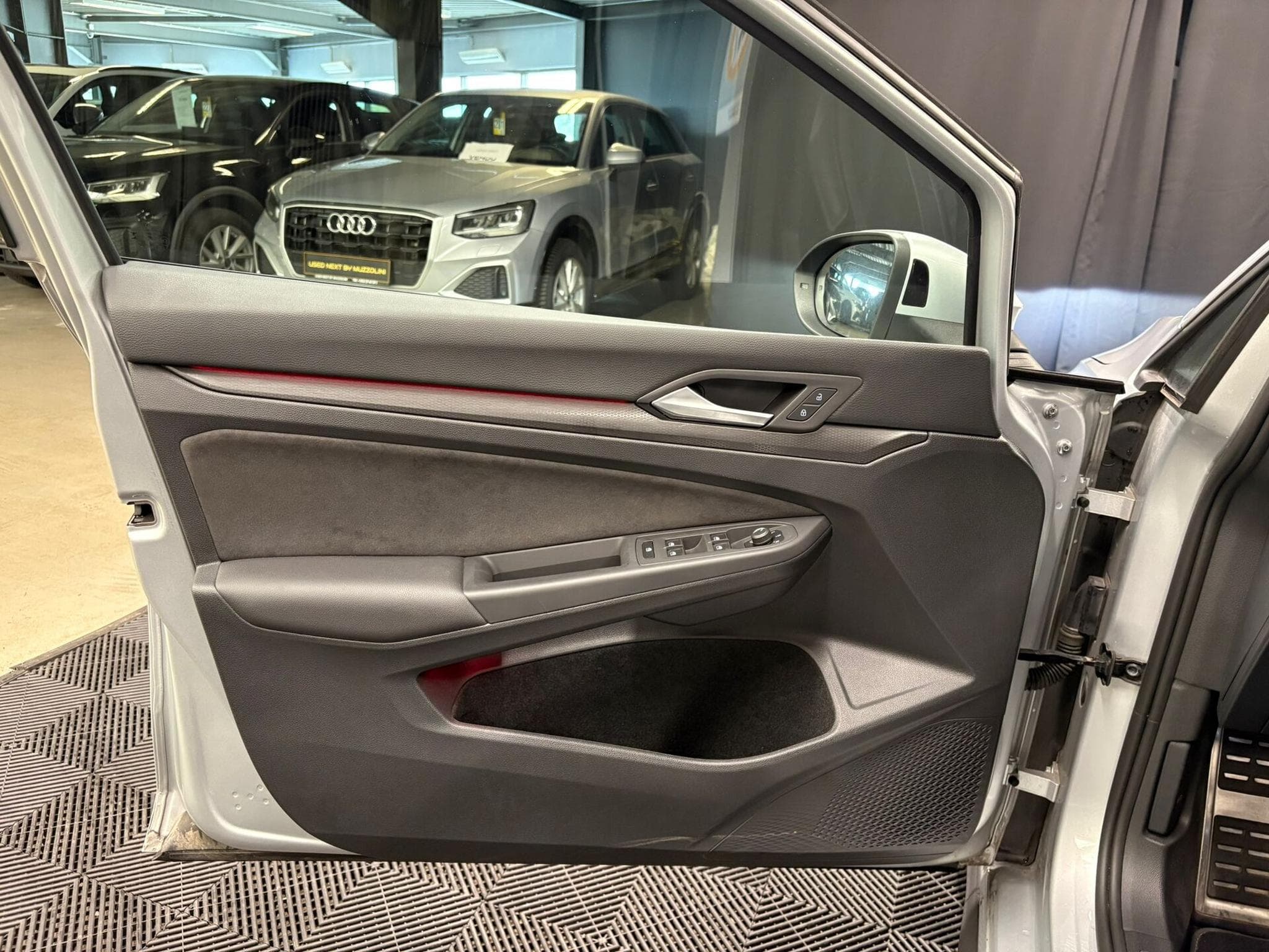 VW Golf GTD 2.0 TDI 200CV CAMERA/NAVI/CARPLAY (2022) - Photo 12